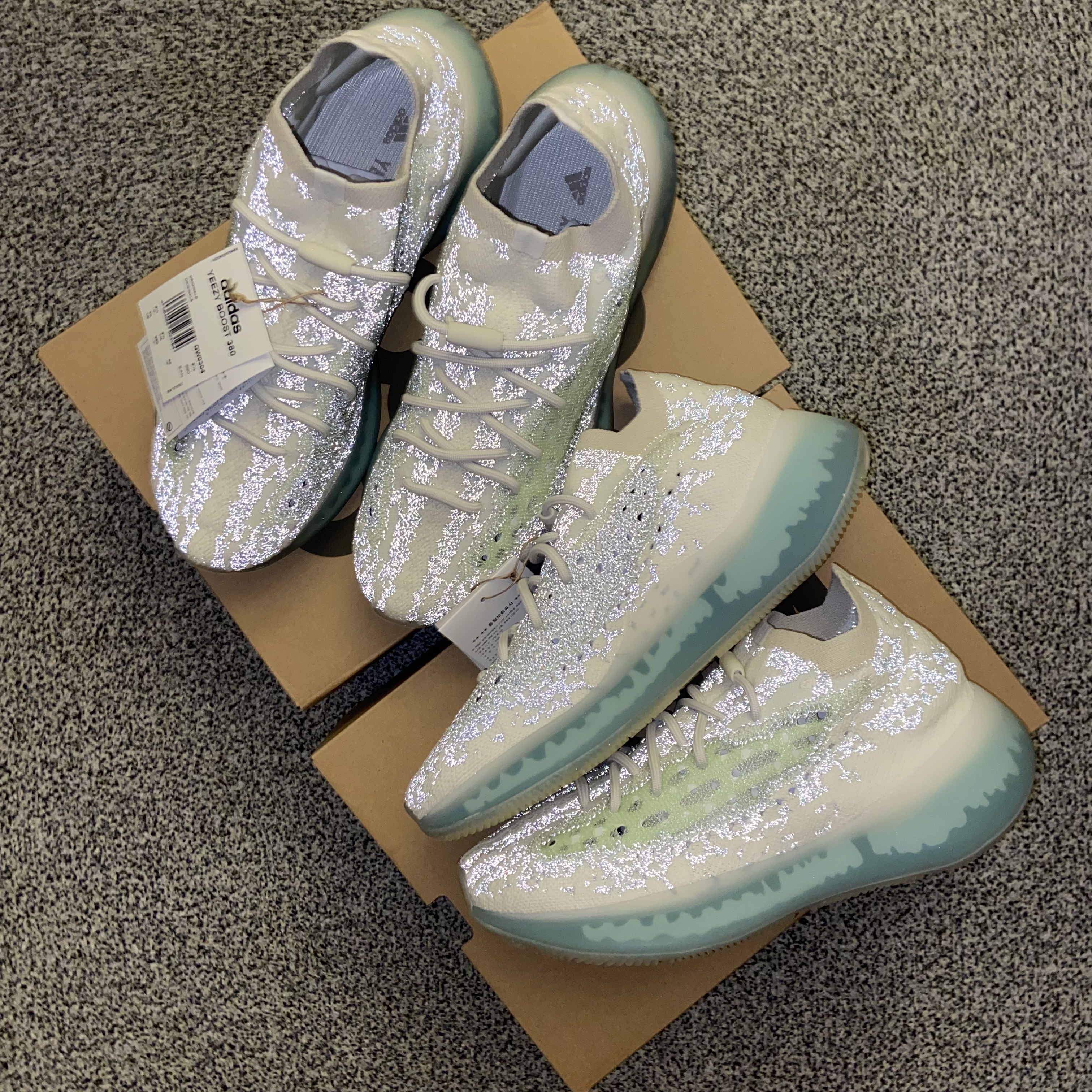 Adidas Yeezy Boost 380 Alien Blue - Reflective 착용 스타일 - 2