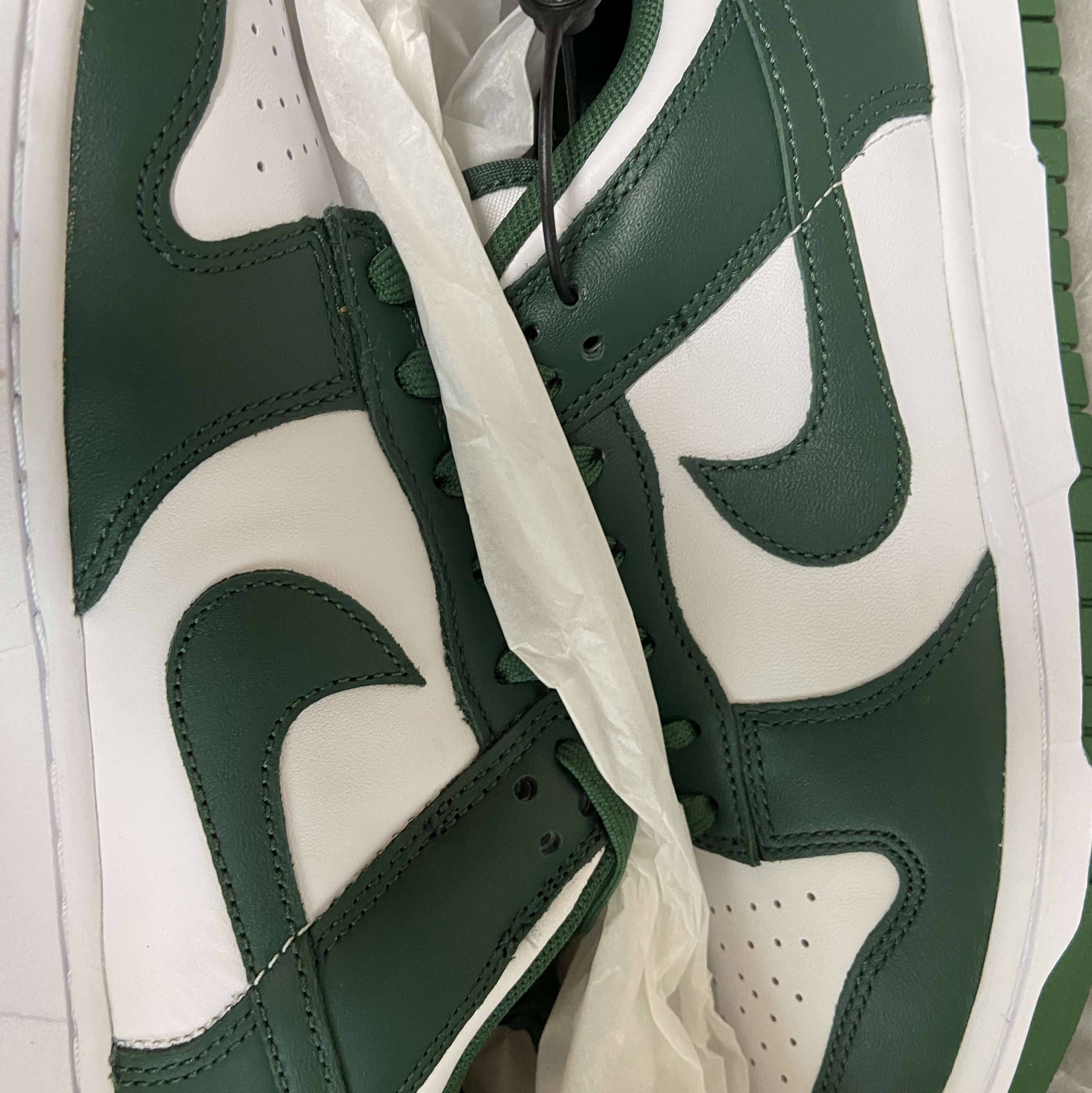 Nike Dunk Low Retro Varsity Green 착용 스타일 - 2