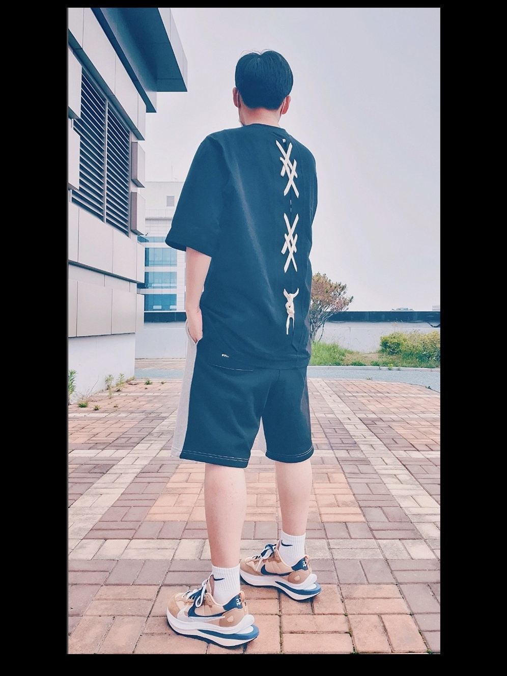 Nike x Sacai VaporWaffle Sesame and Blue Void 착용 스타일 - 1