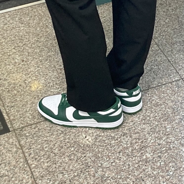 Nike Dunk Low Retro Varsity Green 착용 스타일 - 1