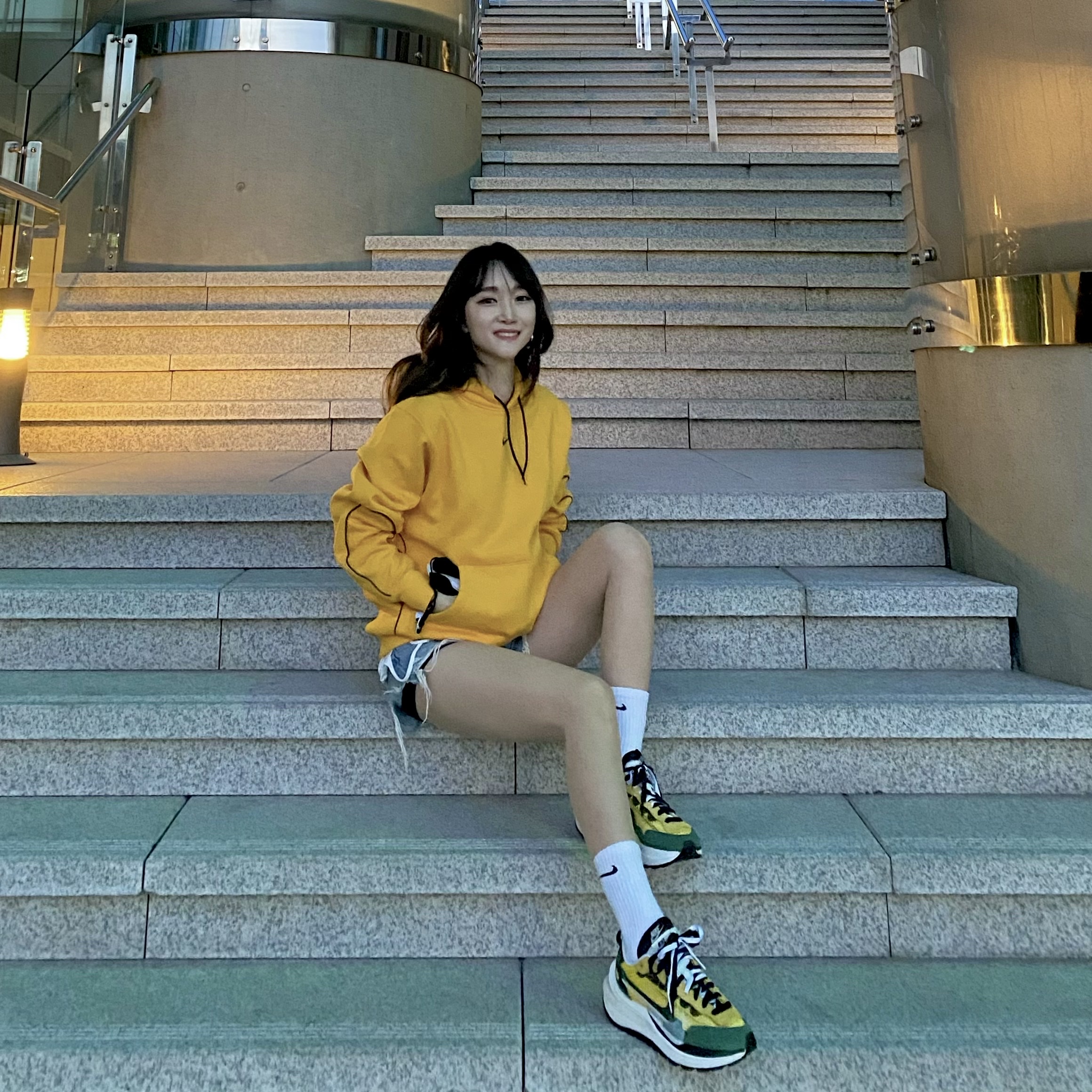 Nike x Drake Nocta Essential Hoodie University Gold - Asia, Nike x Sacai VaporWaffle Tour Yellow & Gorge Green Sail 착용 스타일 - 2