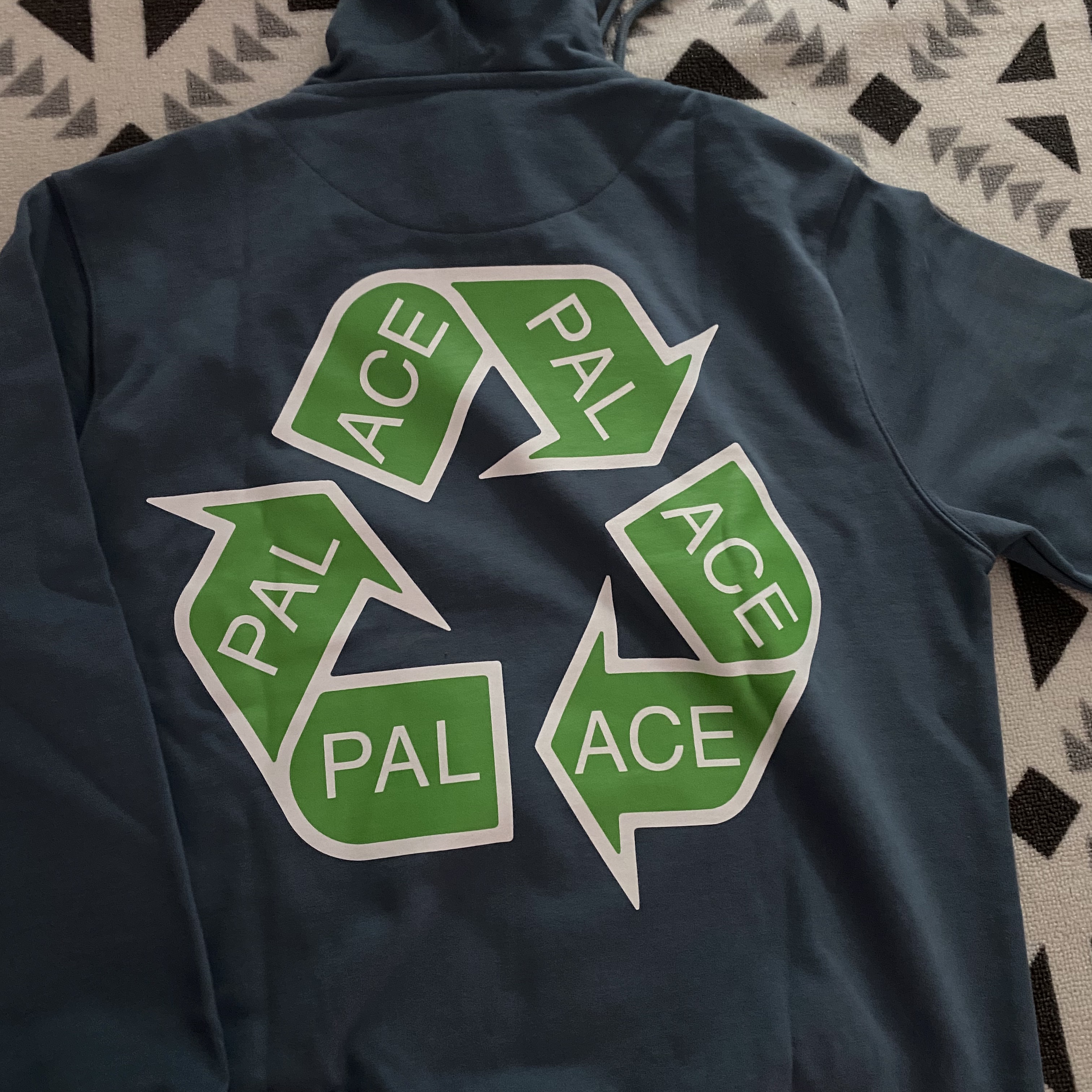 Palace P-Cycle Hood Slate - 21SS 착용 스타일