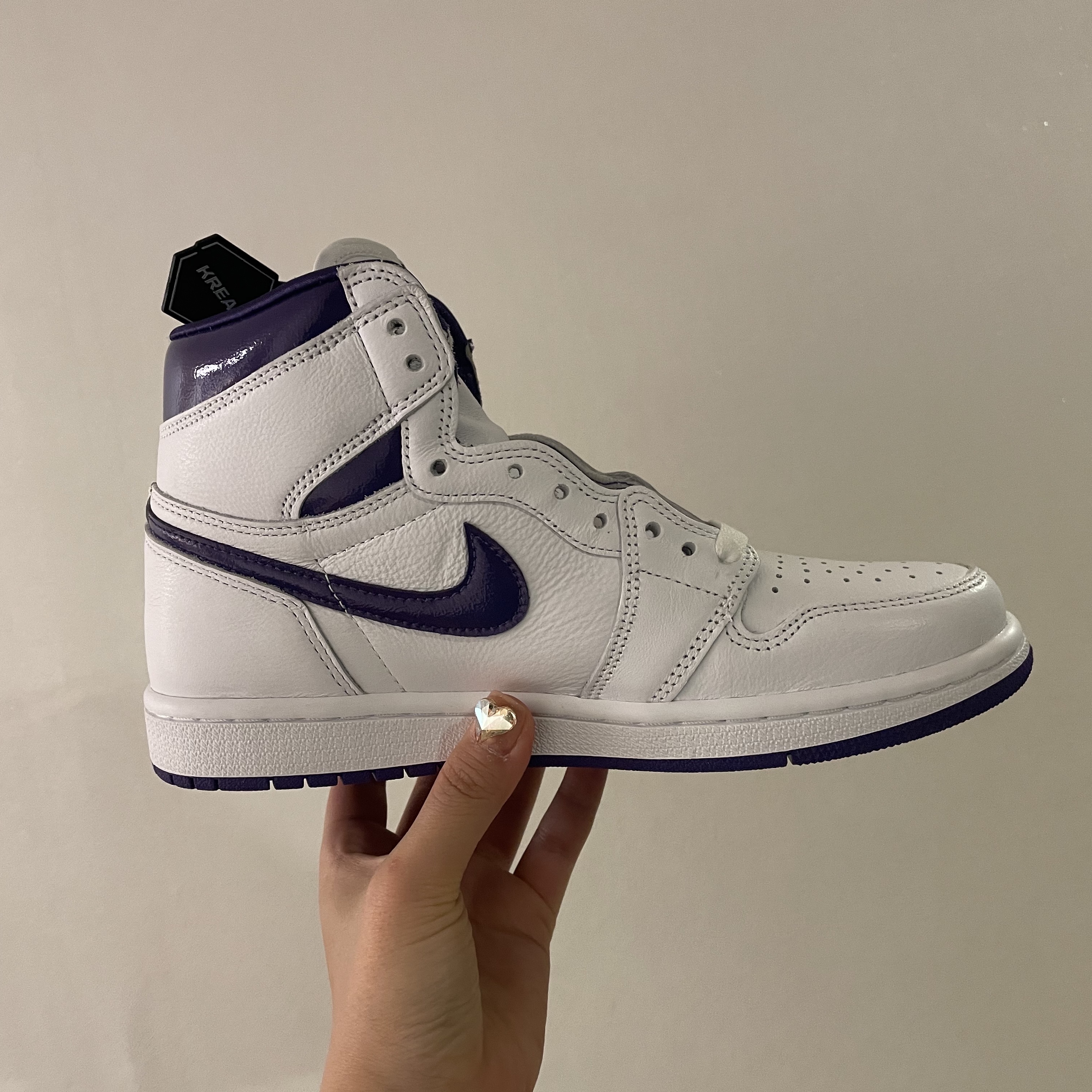 (W) Jordan 1 High OG Court Purple 착용 스타일 - 1