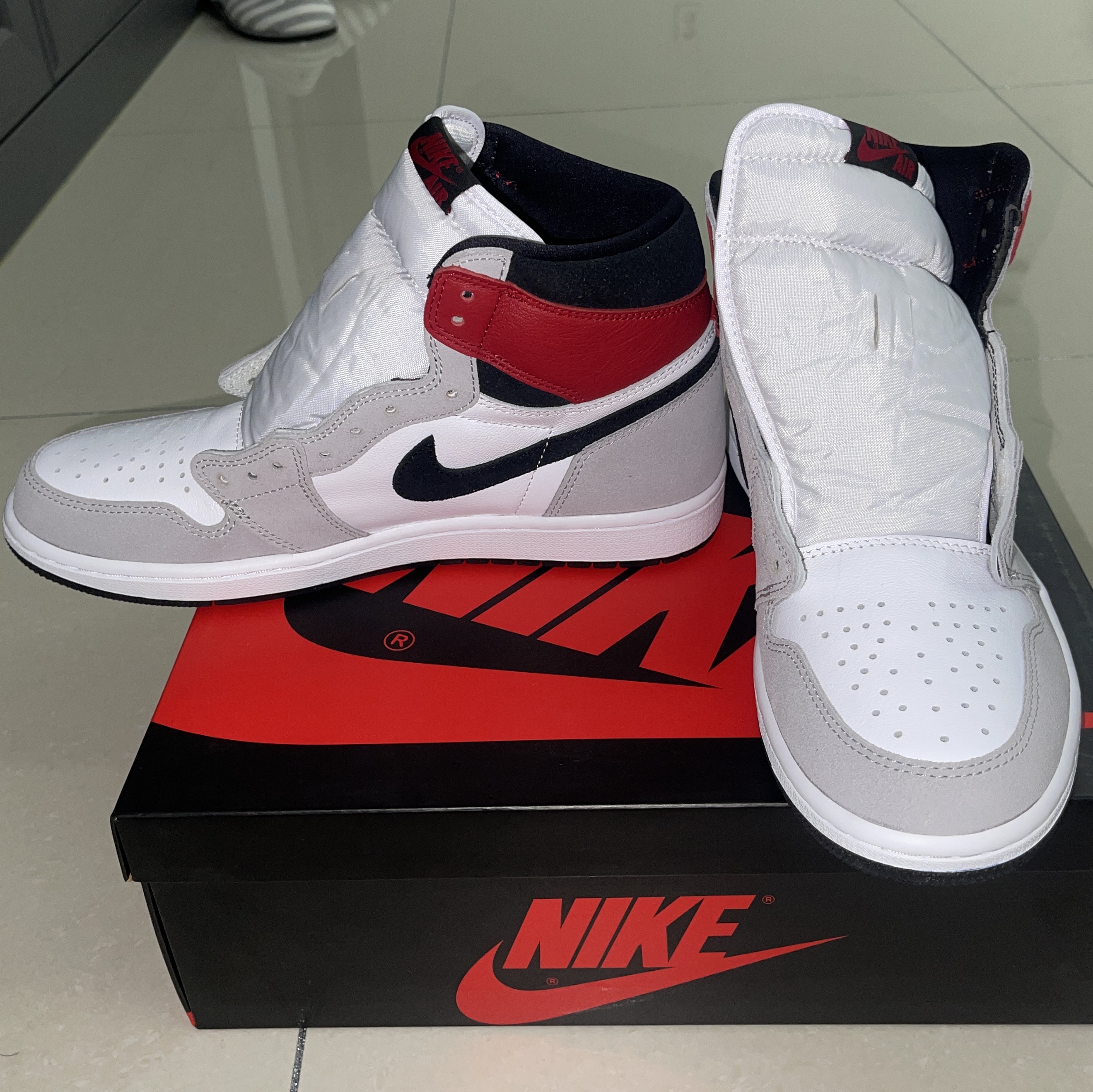 Jordan 1 Retro High OG Light Smoke Grey 착용 스타일