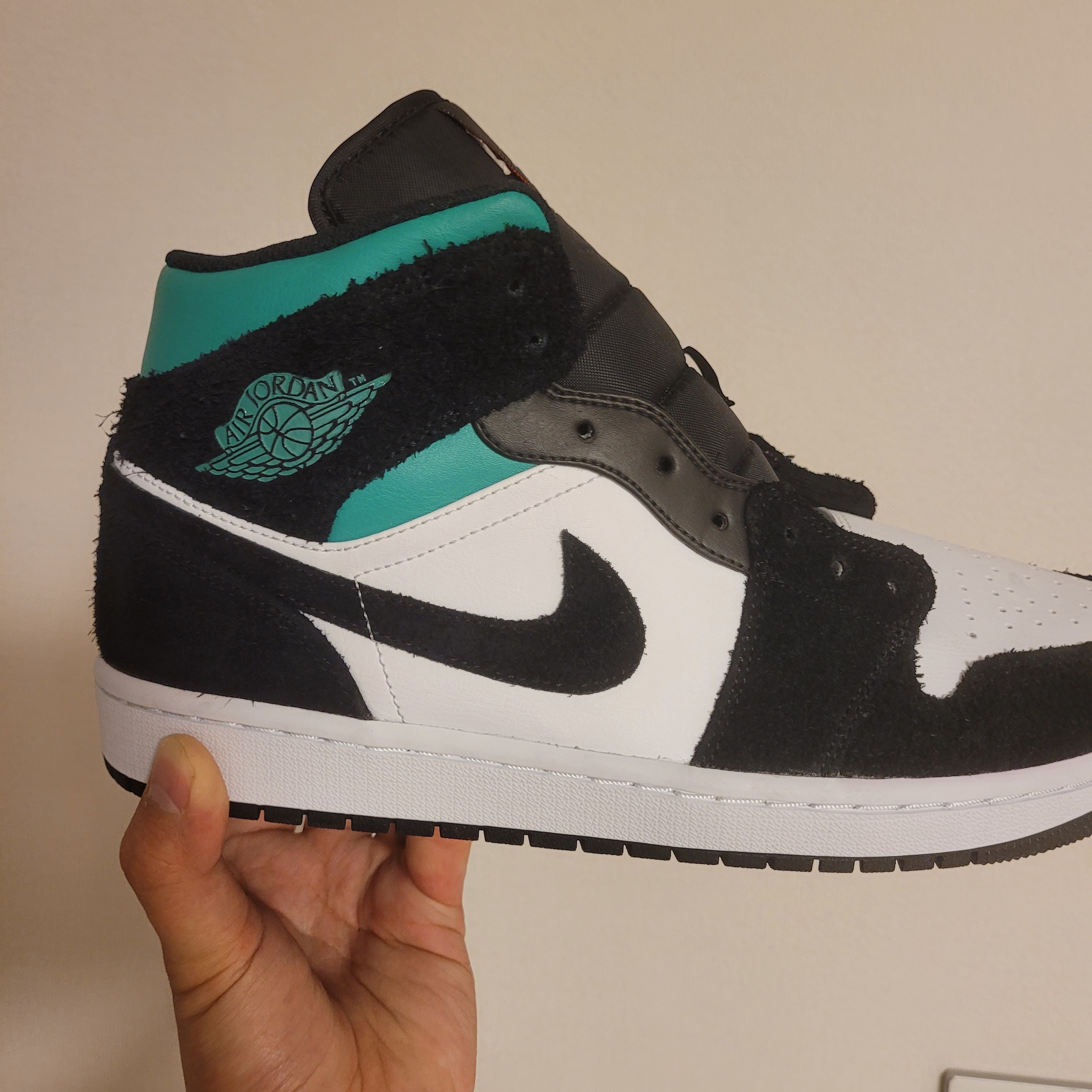 Jordan 1 Mid SE South Beach 착용 스타일 - 2