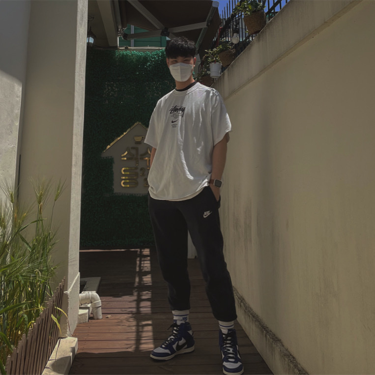 Nike x Stussy WT T-Shirt White - US/EU, Nike x Ambush Dunk High Deep Royal Blue 착용 스타일