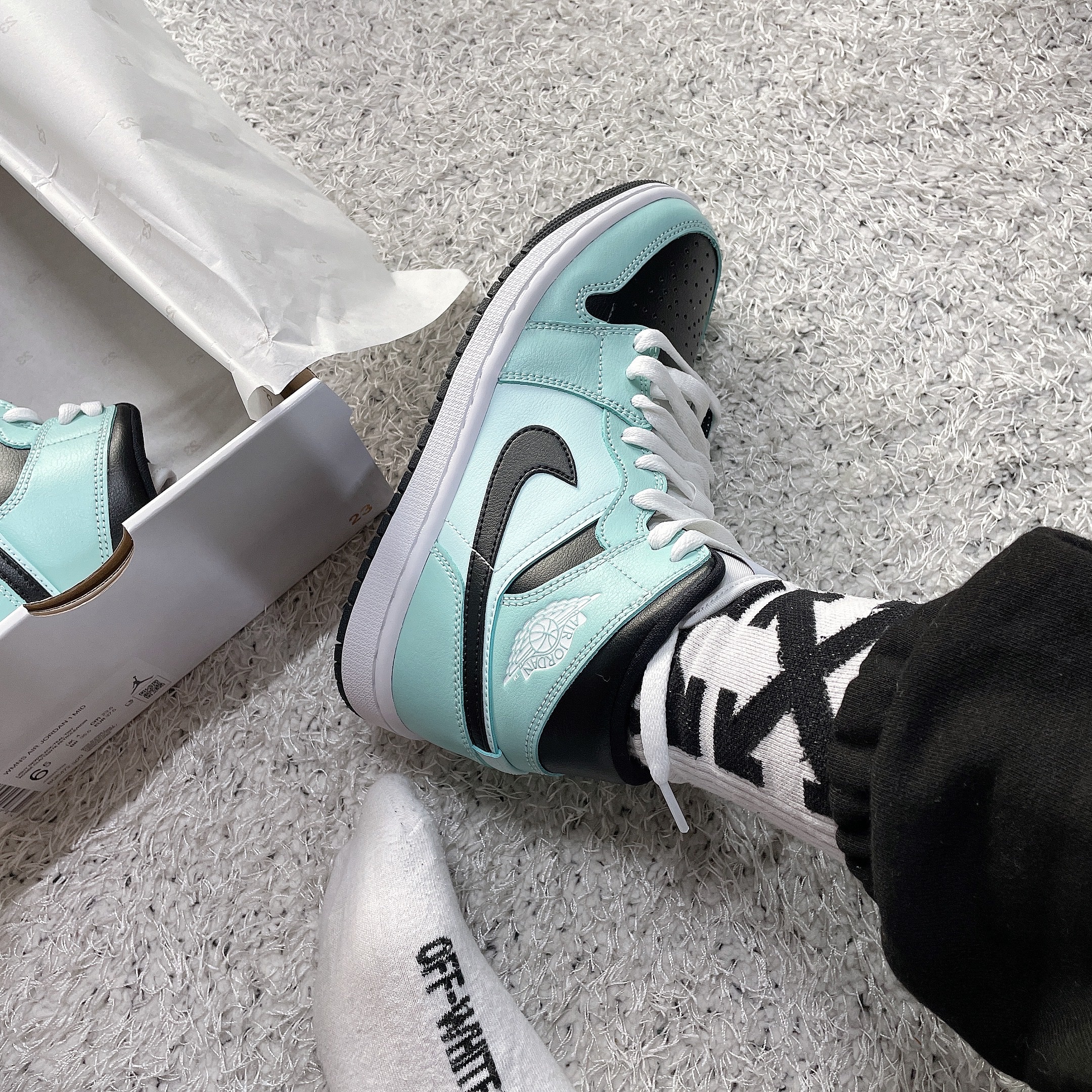 (W) Jordan 1 Mid Teal Tint 착용 스타일 - 1