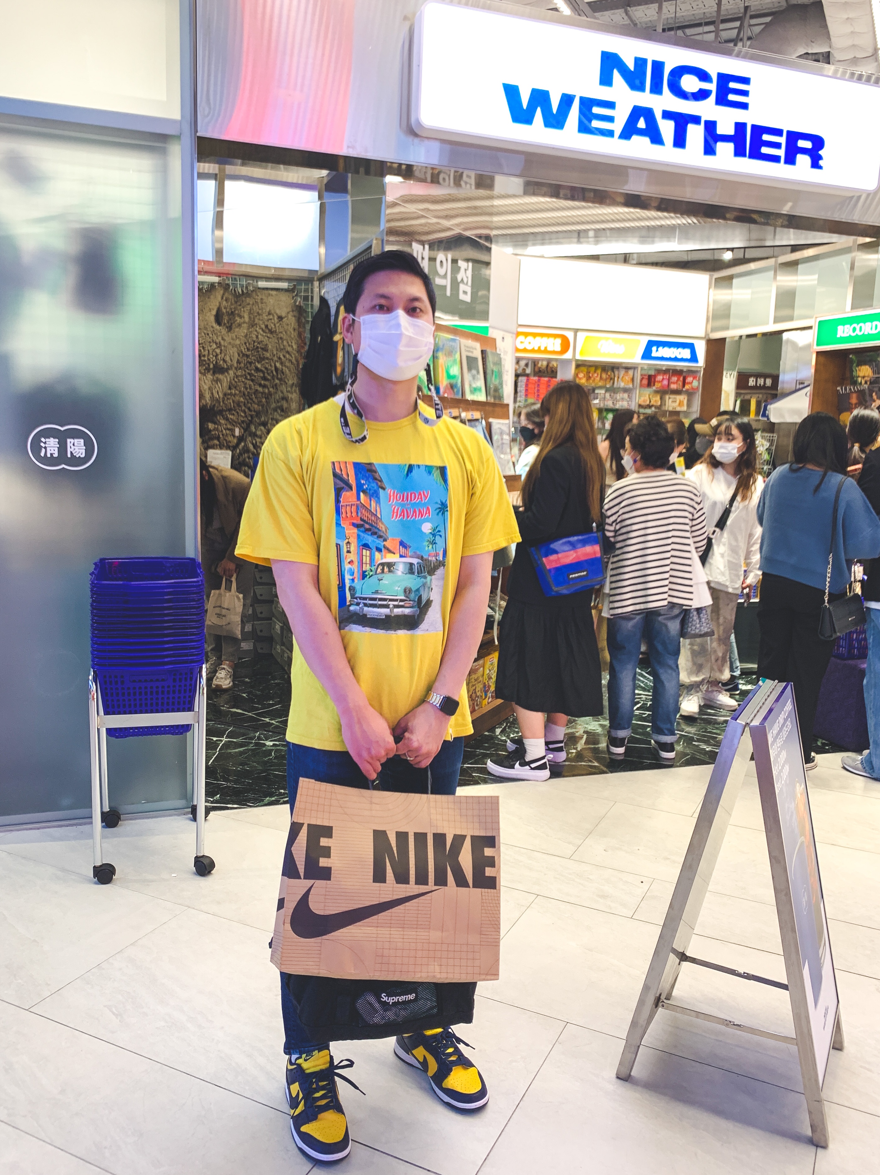 Nike Dunk Low Retro Varsity Maize 착용 스타일