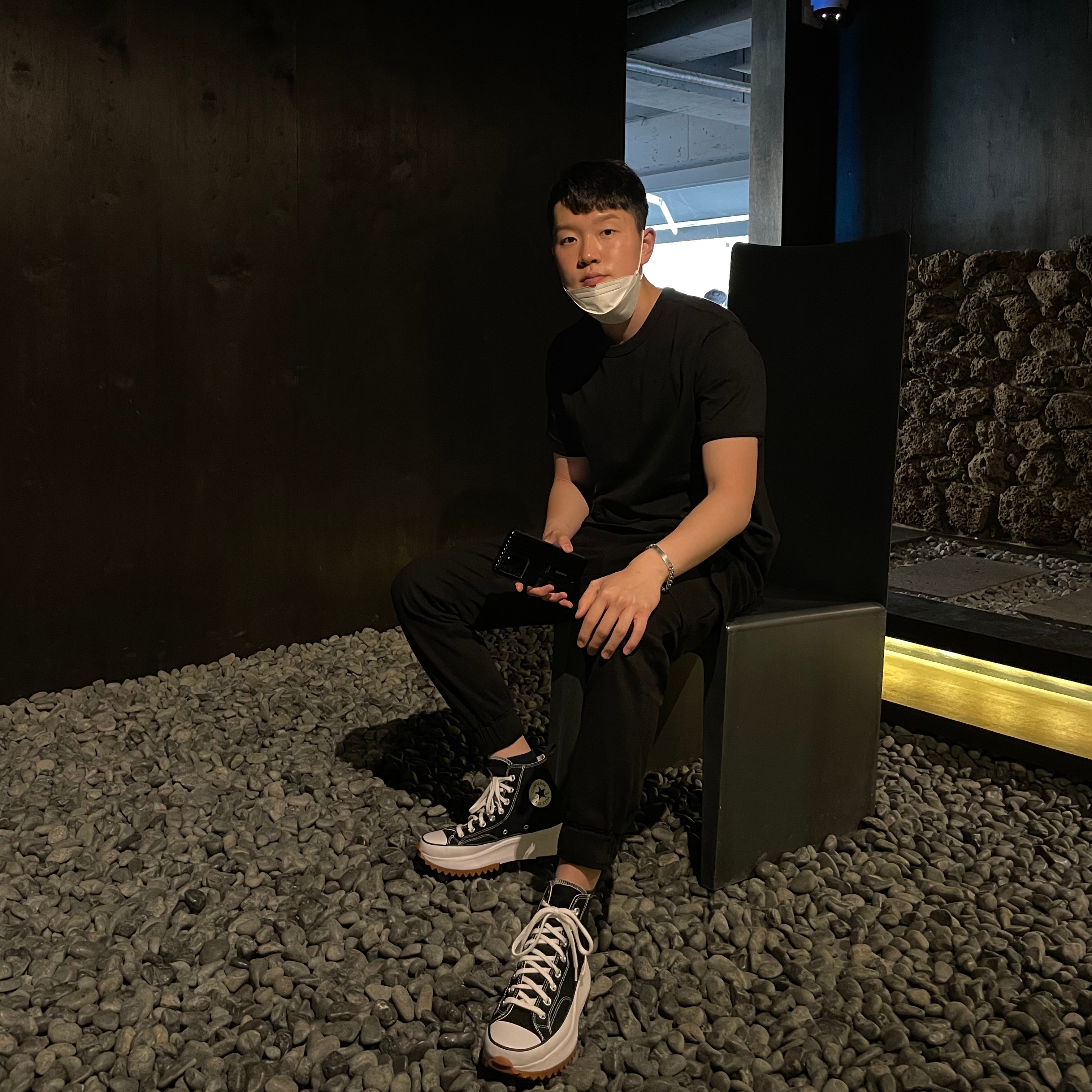 Converse Run Star Hike Hi Black White Gum 착용 스타일