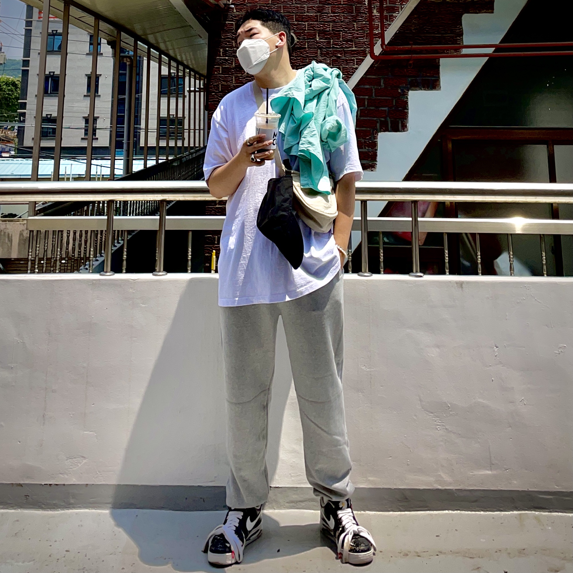 Nike x Peaceminusone Air Force 1 Low Para-Noise 착용 스타일