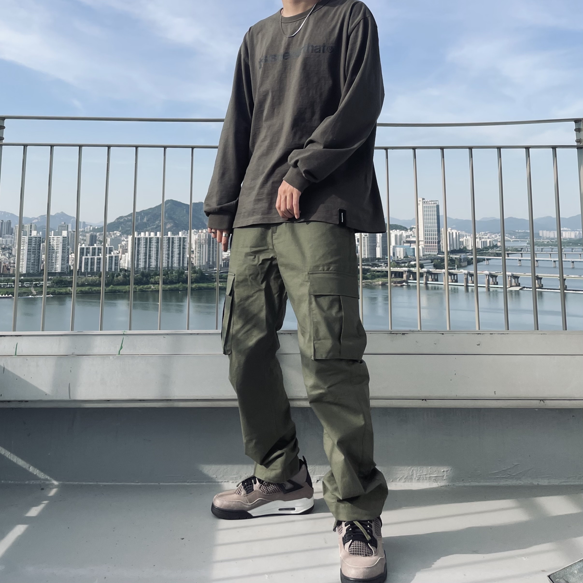 Jordan 4 Retro Taupe Haze 착용 스타일
