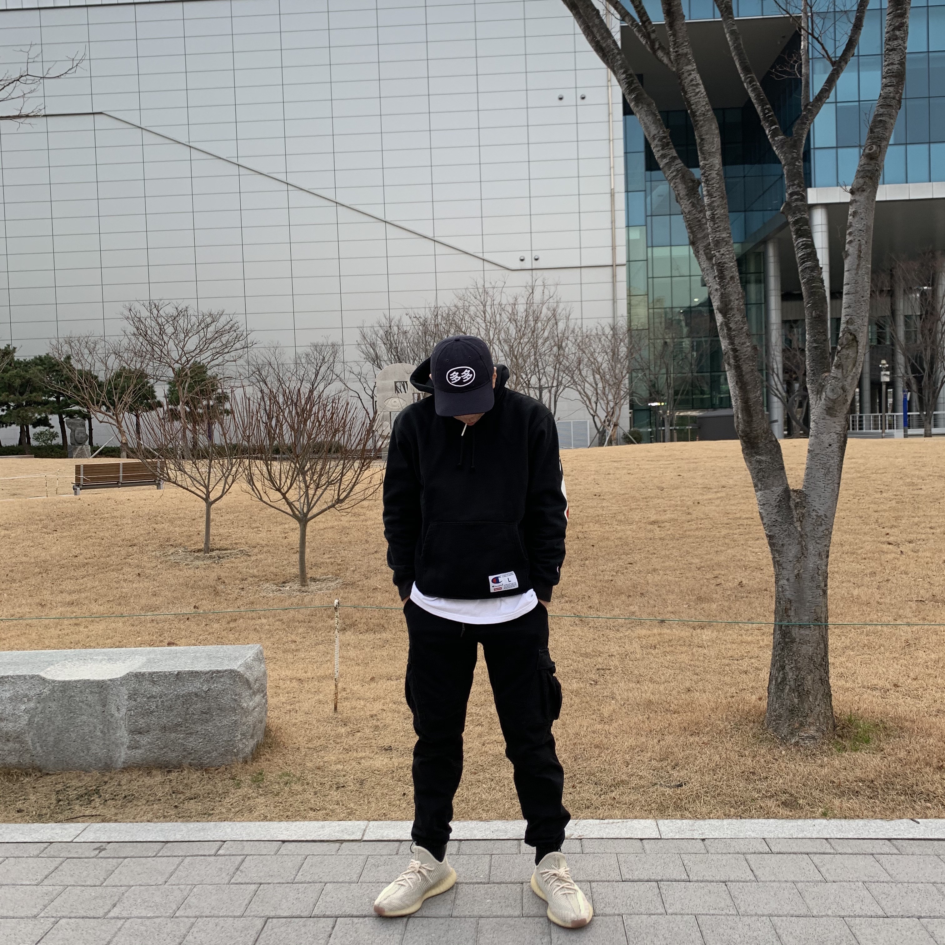 Adidas Yeezy Boost 350 V2 Citrin - Non-Reflective, Supreme Champion Track Jacket Black - 18SS 착용 스타일 - 1