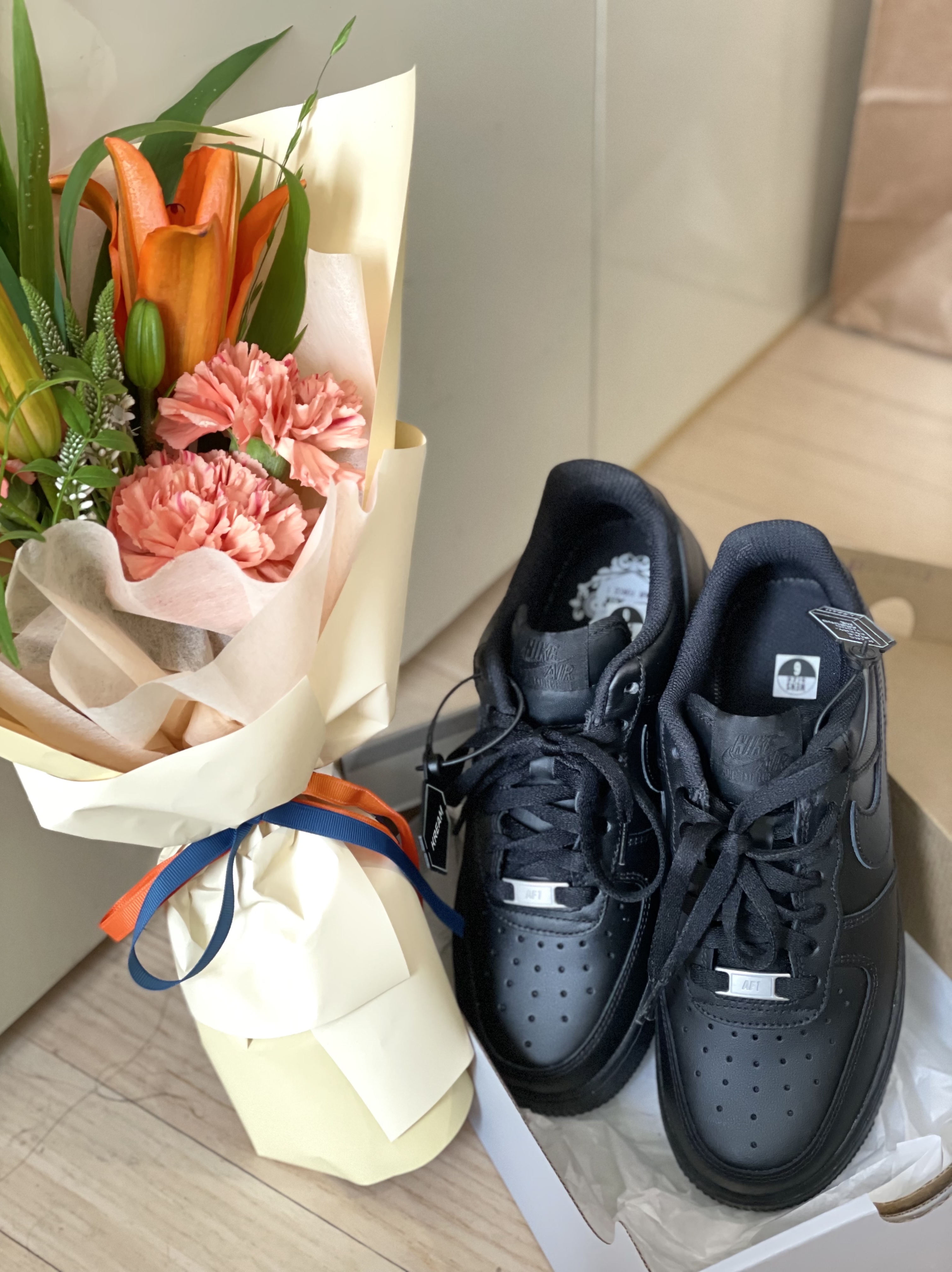 Nike Air Force 1 '07 Low Triple Black 착용 스타일