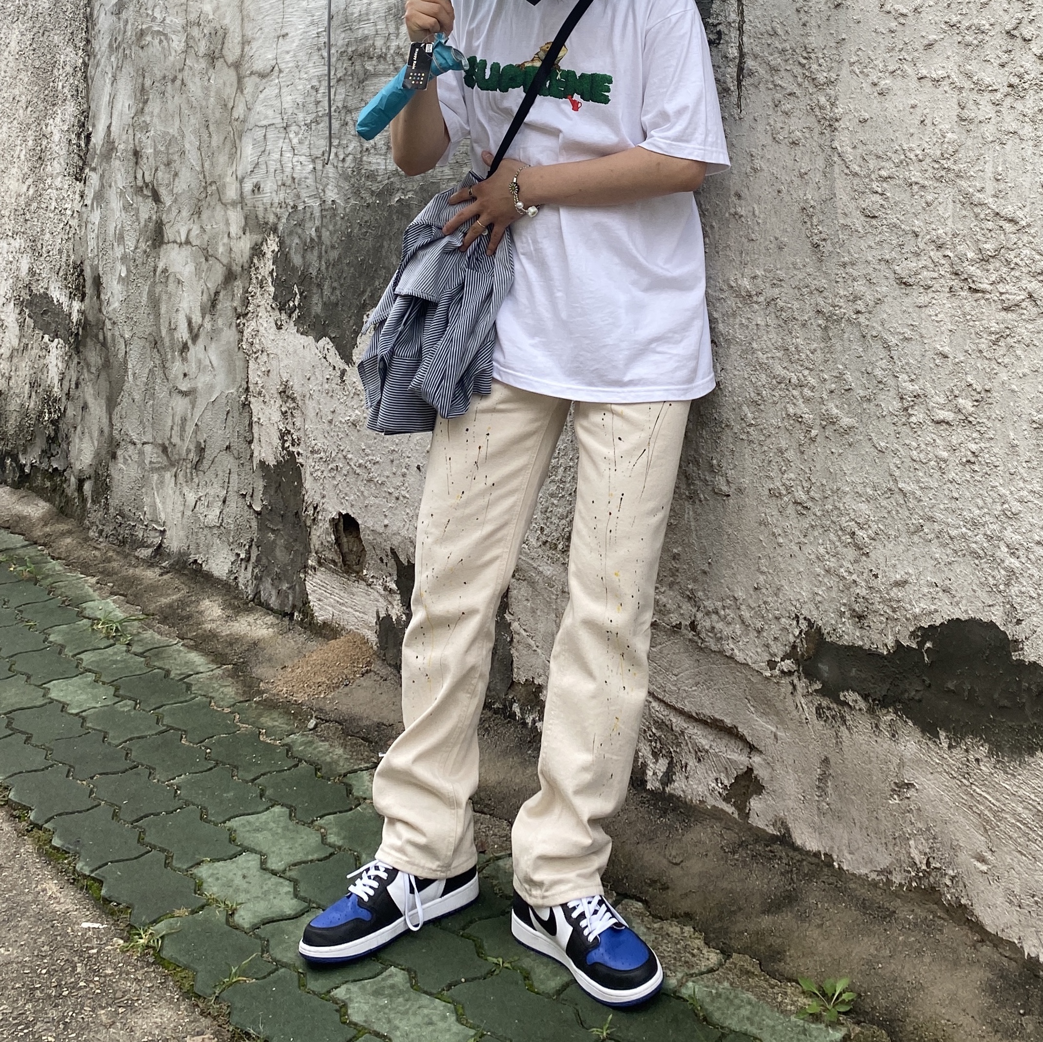 Supreme Lizard T-Shirt White - 20SS, Jordan 1 Retro High OG Royal Toe 착용 스타일