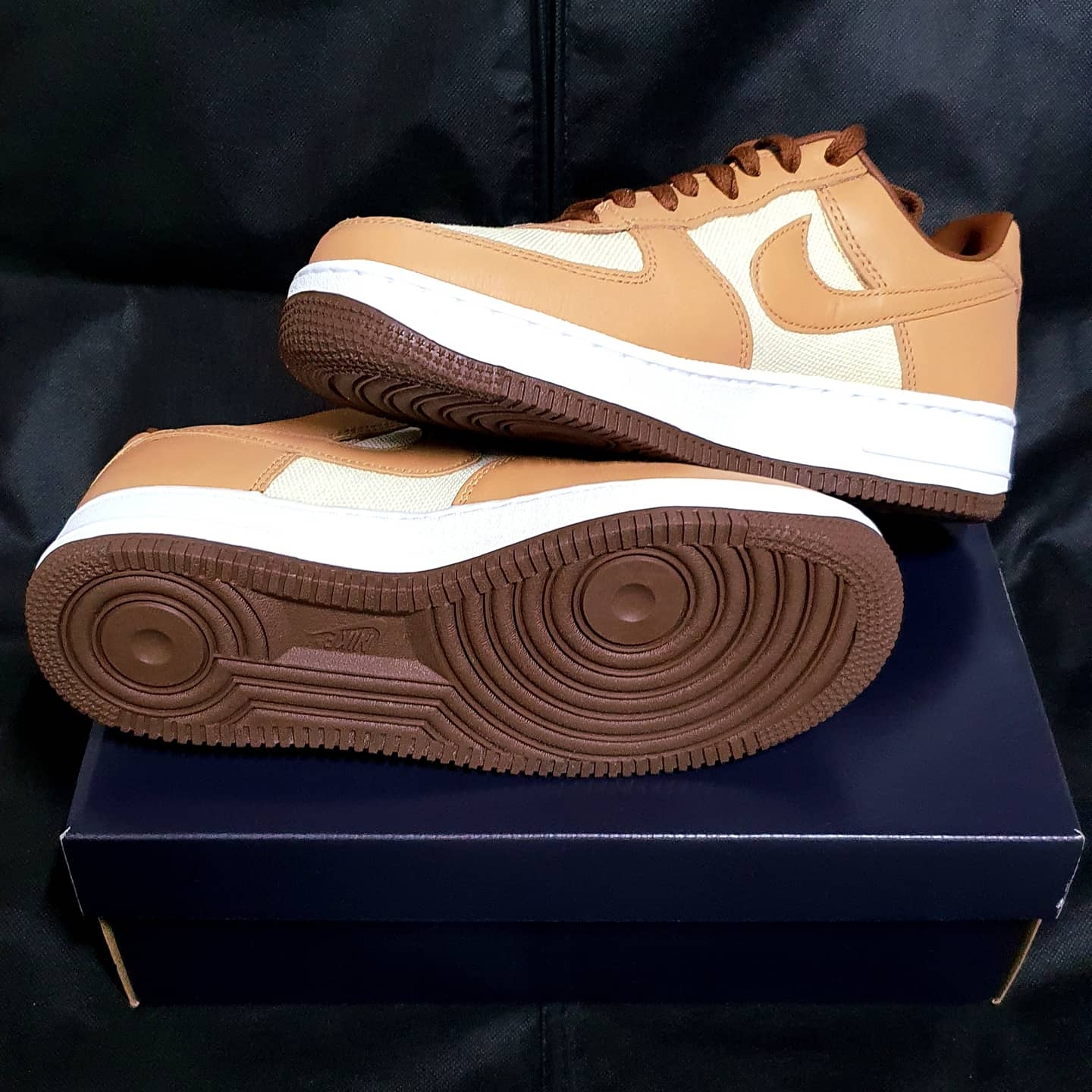 Nike Air Force 1 Low QS Acorn 2021 착용 스타일 - 2