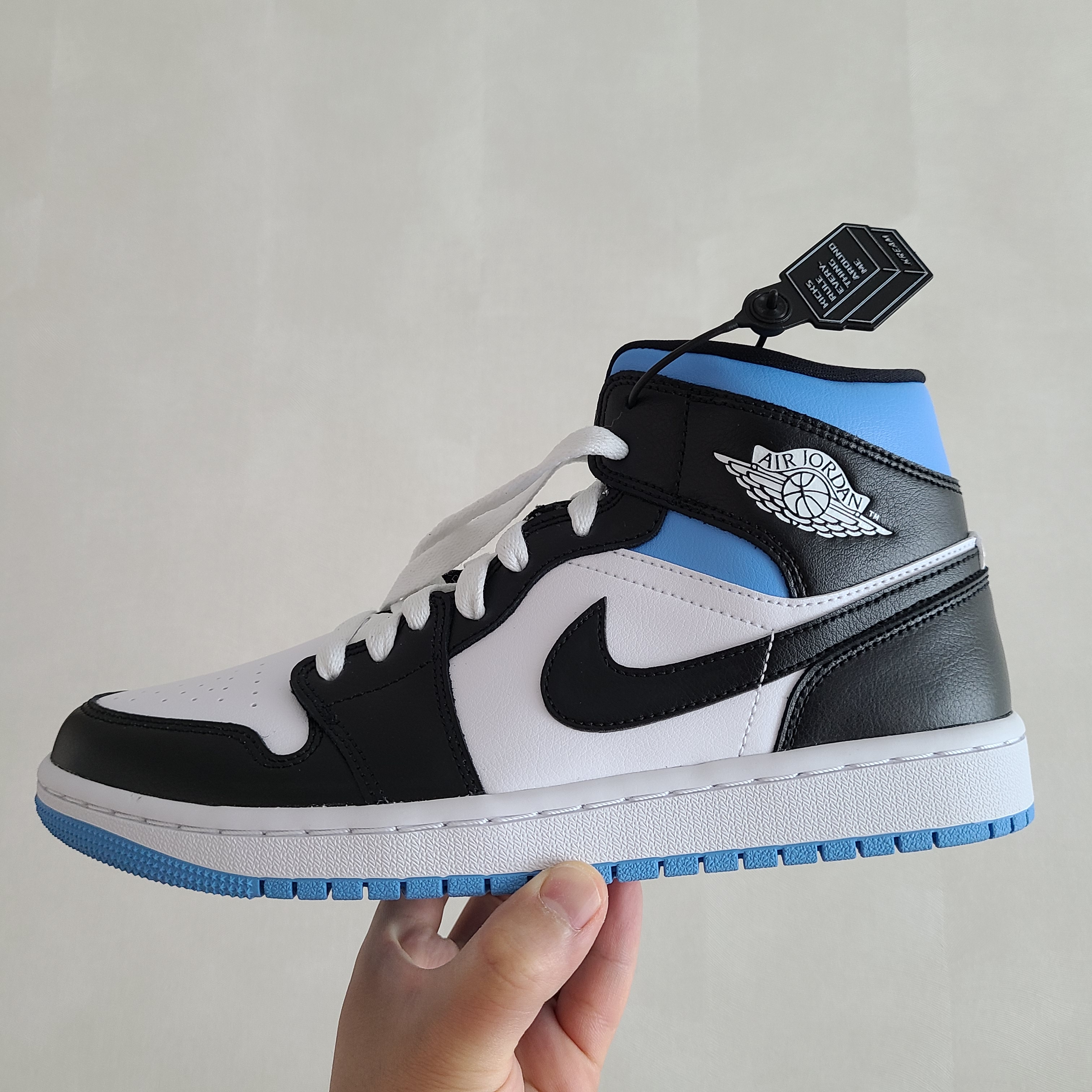 (W) Jordan 1 Mid White Black University Blue 착용 스타일