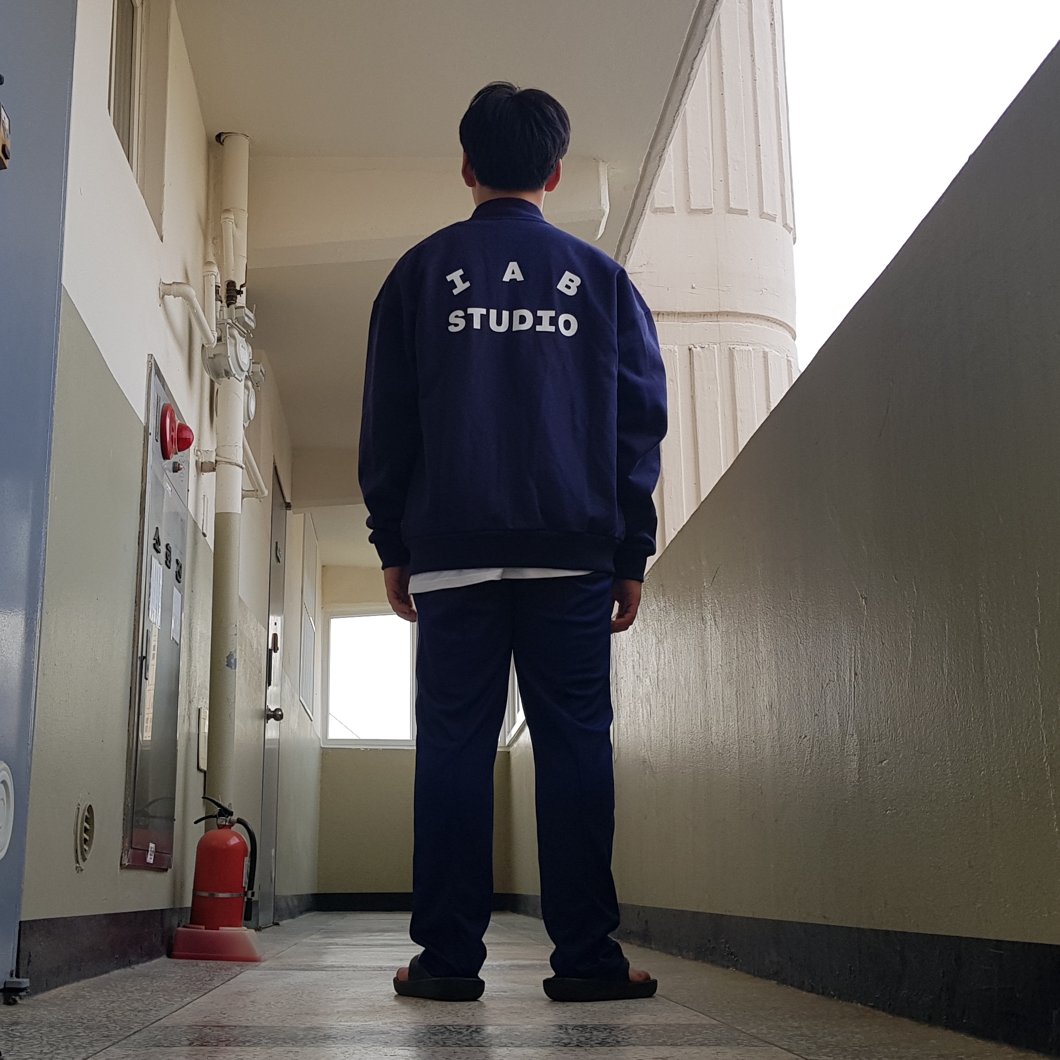 IAB Studio Track Pants Navy - 21SS, IAB Studio Cotton Stadium Jacket Navy - 21SS 착용 스타일 - 3