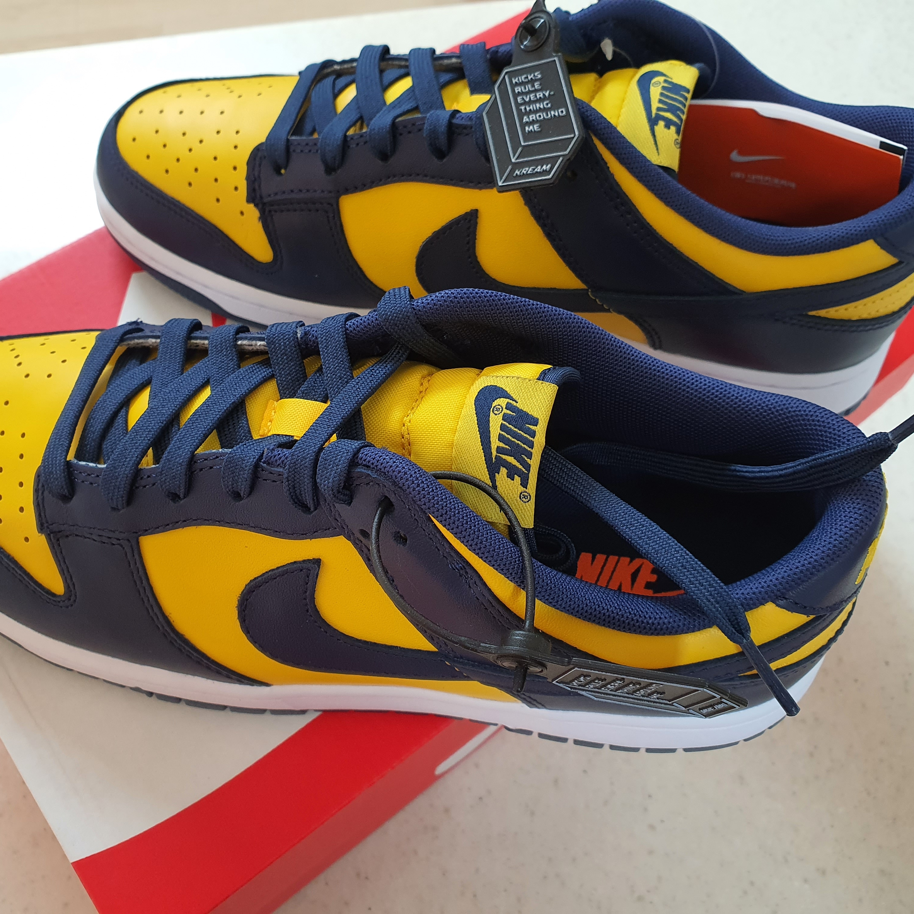 Nike Dunk Low Retro Varsity Maize 착용 스타일