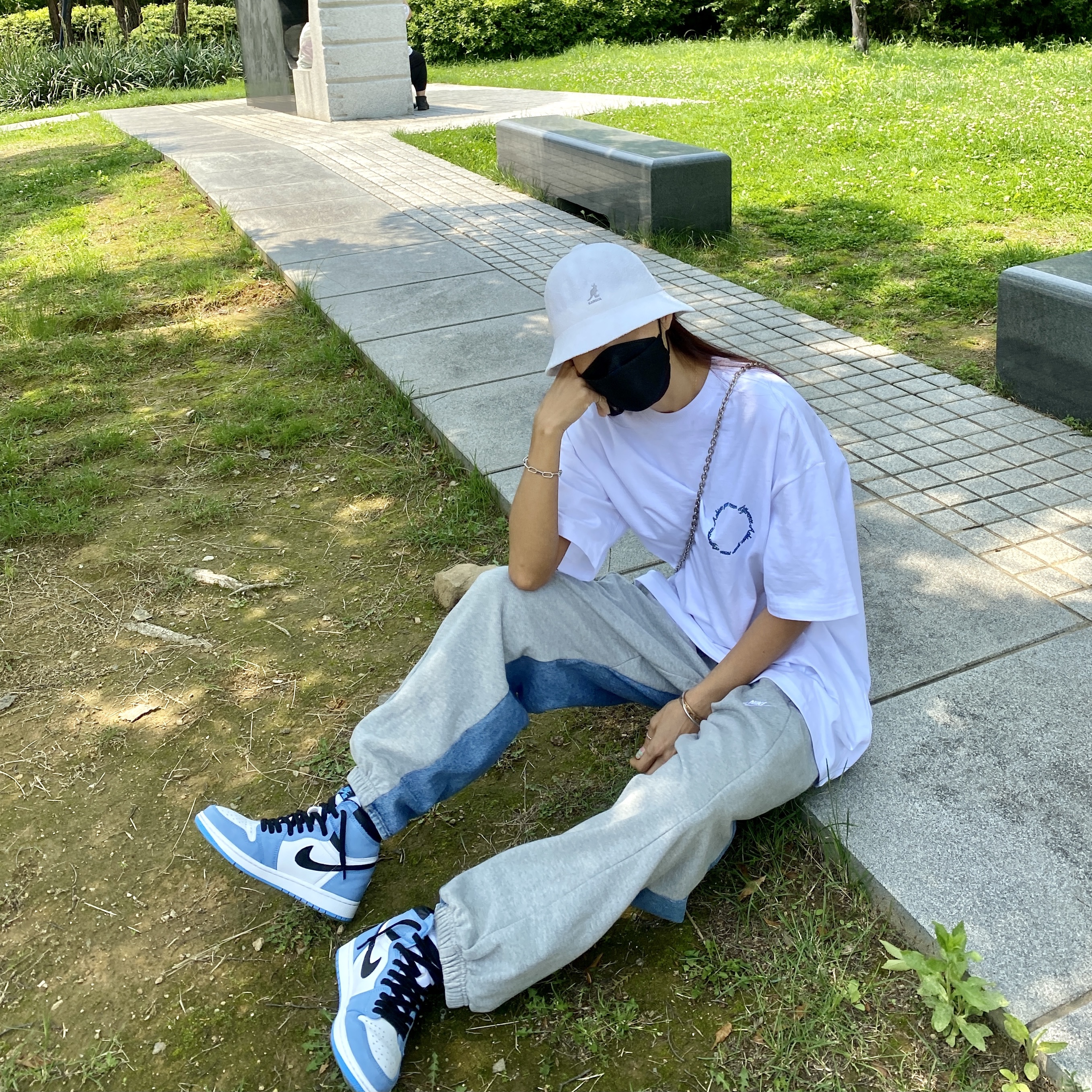 Jordan 1 Retro High OG University Blue, (GS) Jordan 1 Retro High OG University Blue 착용 스타일 - 1