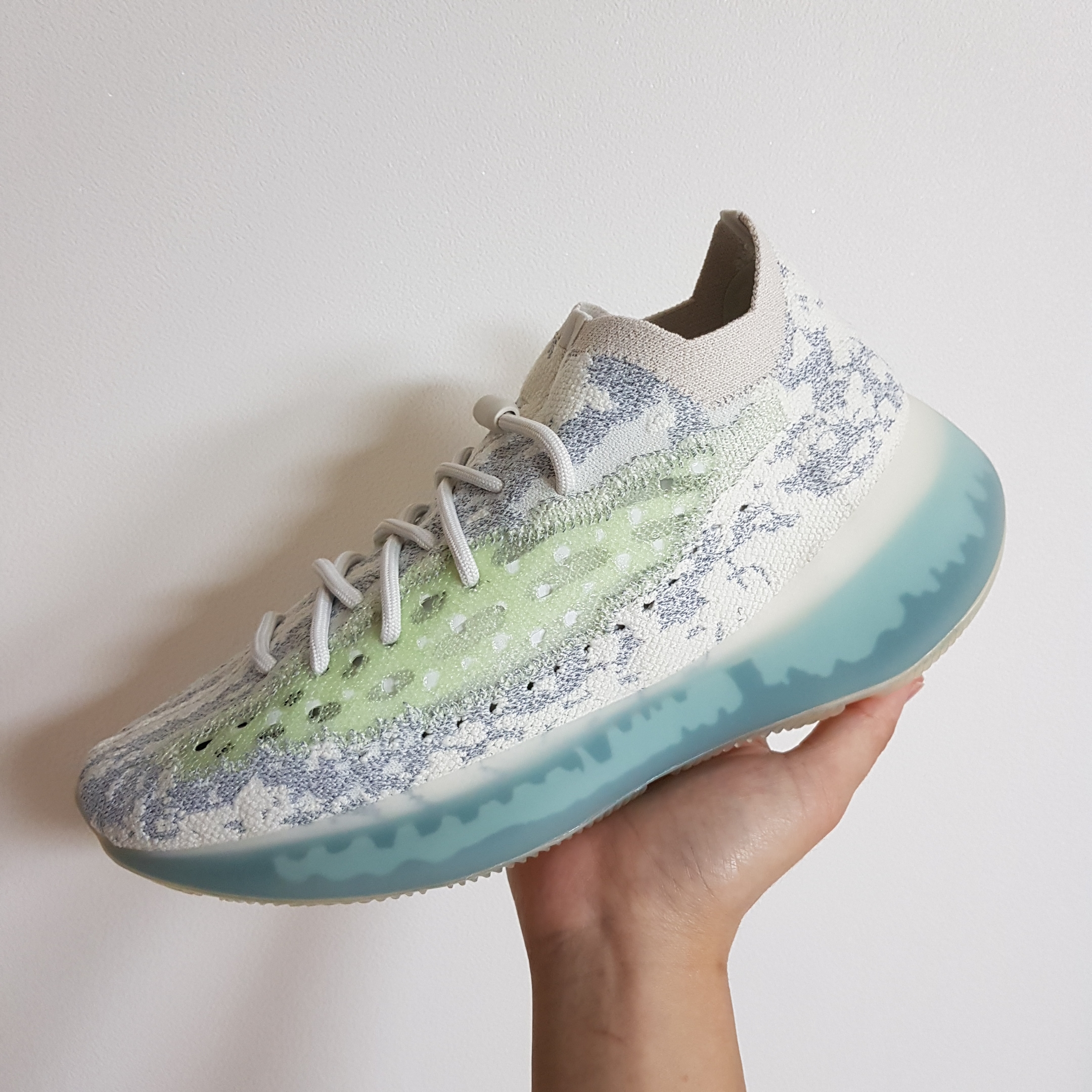 Adidas Yeezy Boost 380 Alien Blue - Reflective 착용 스타일 - 2