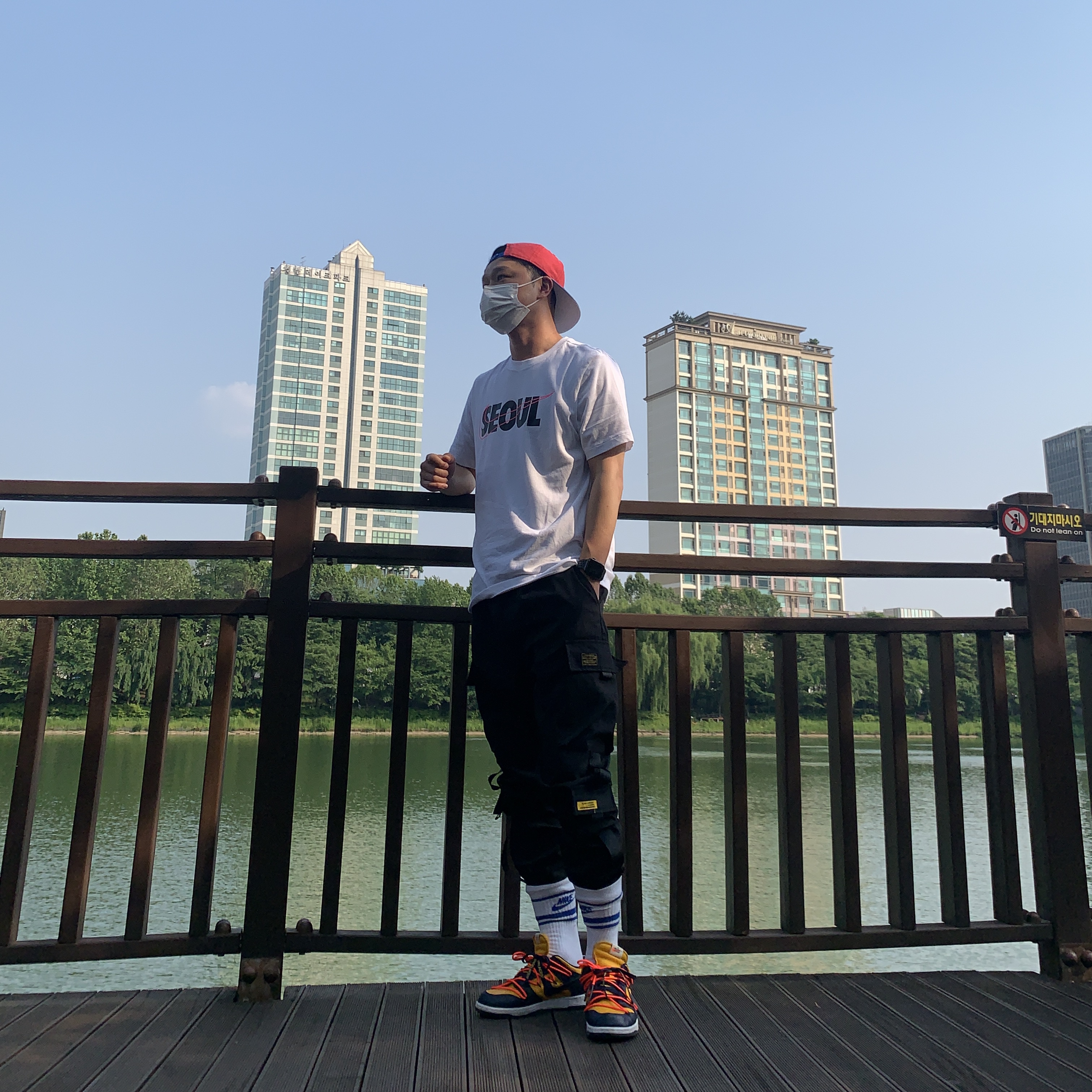 Nike x Off-White Dunk Low University Gold Midnight Navy 착용 스타일