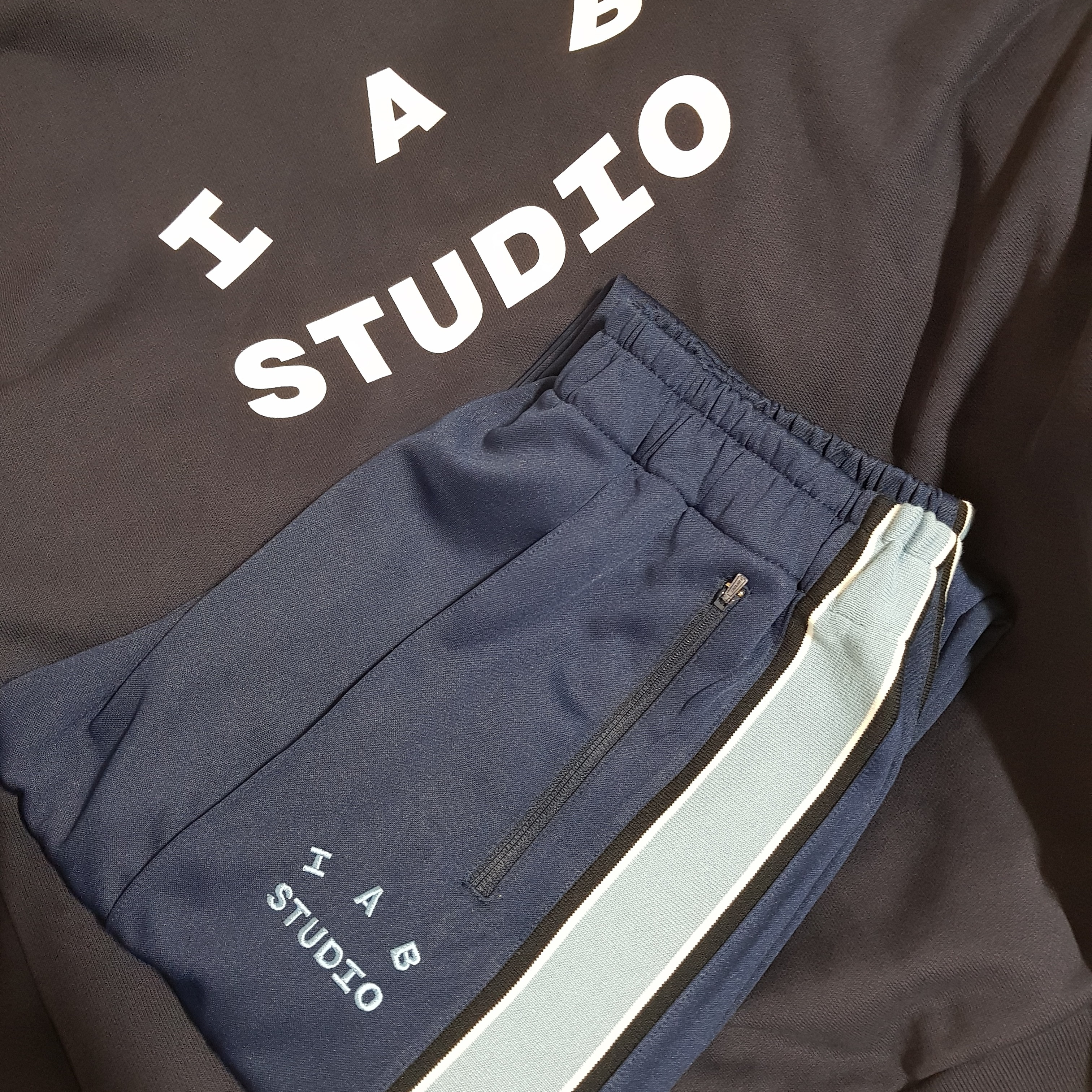 IAB Studio Track Pants Navy - 21SS, IAB Studio Cotton Stadium Jacket Navy - 21SS 착용 스타일 - 1