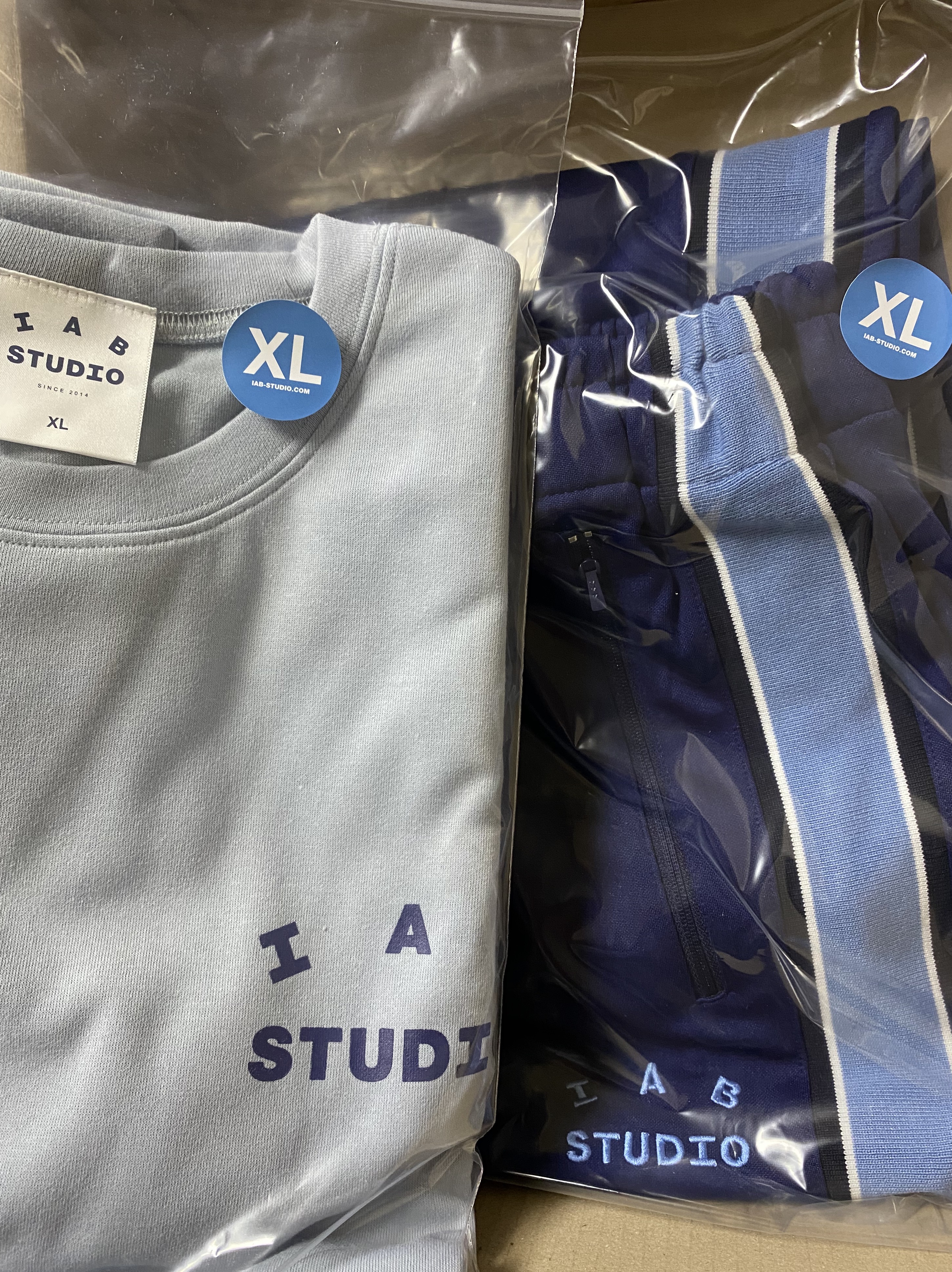 IAB Studio T-Shirt Ash Blue - 21SS, IAB Studio Track Pants Navy - 21SS 착용 스타일