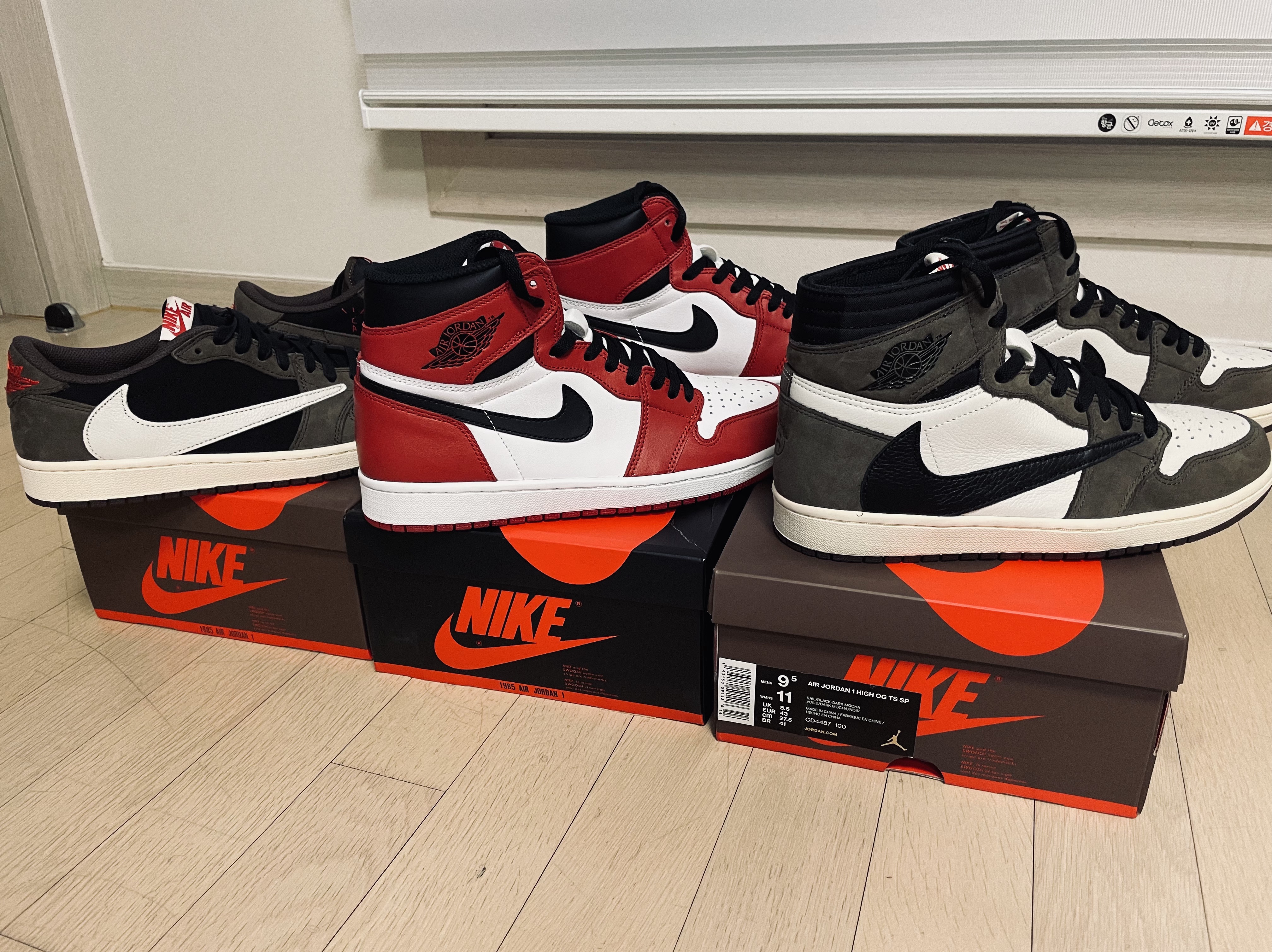 Jordan 1 Retro High OG Chicago 2015, Jordan 1 x Travis Scott Retro High OG SP Mocha 착용 스타일