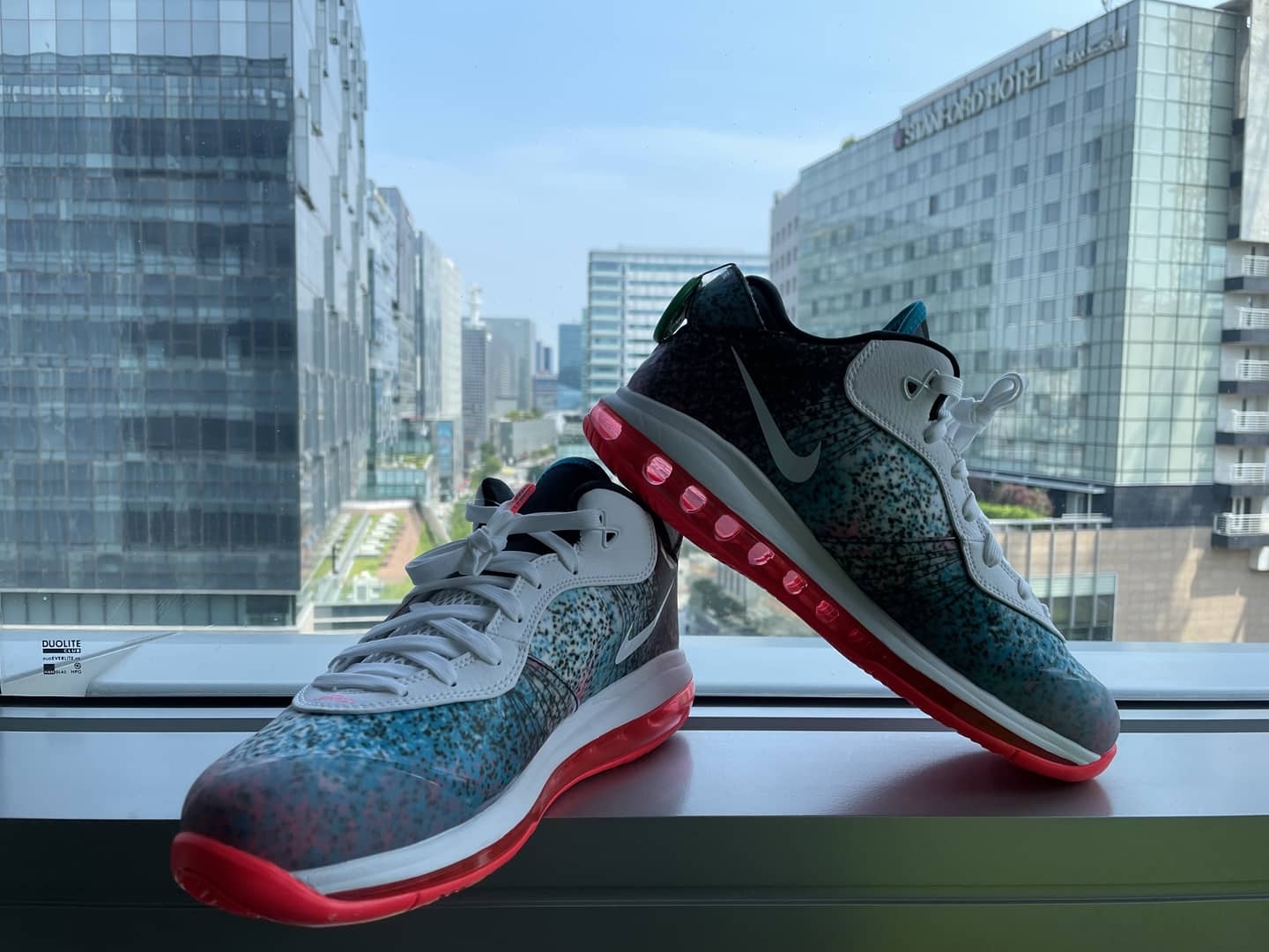 Nike LeBron 8 V/2 Low Miami Nights 2021 착용 스타일 - 1