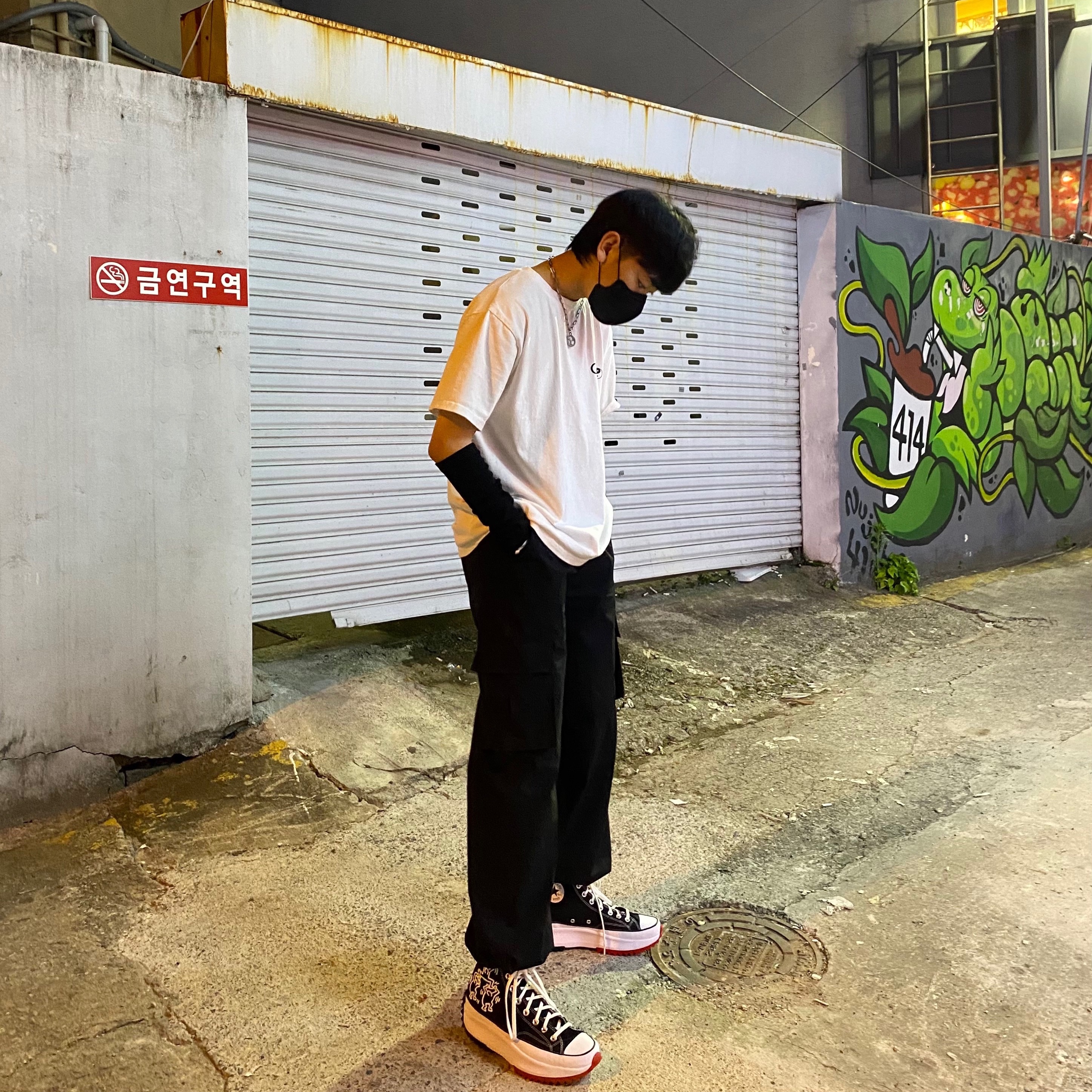 Converse x Keith Haring Run Star Hike Hi Black Red 착용 스타일