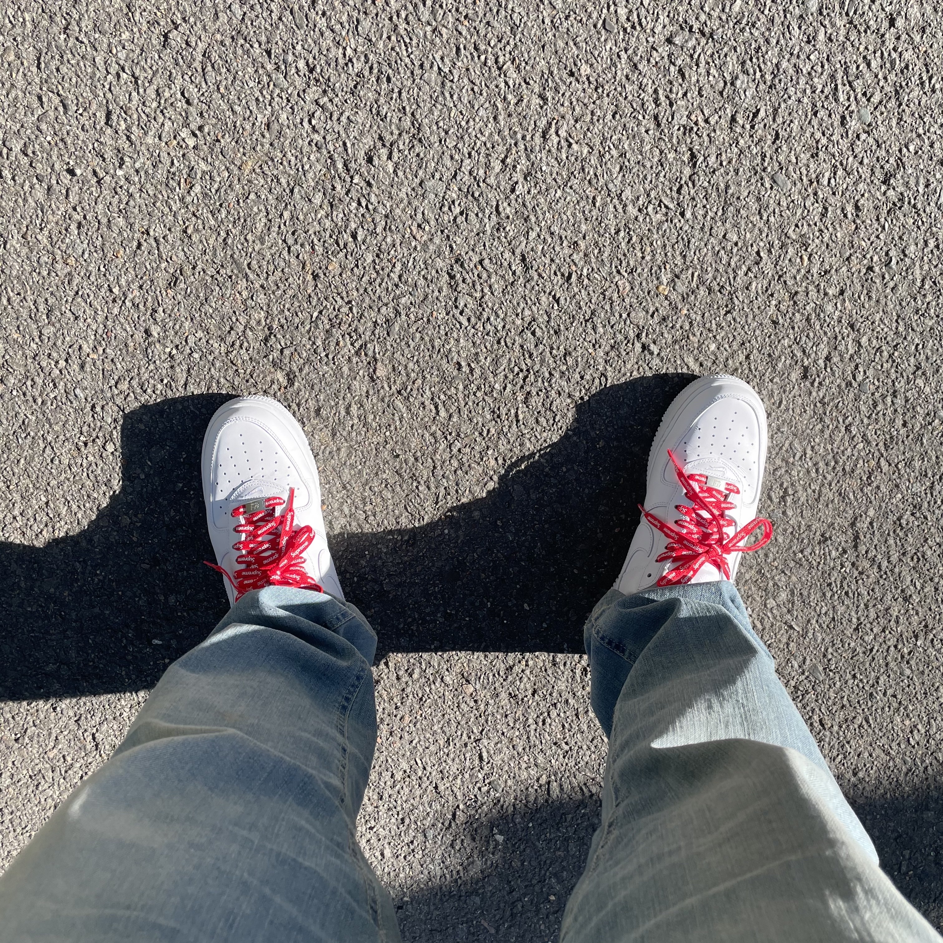 Nike x Supreme Air Force 1 Low White 착용 스타일