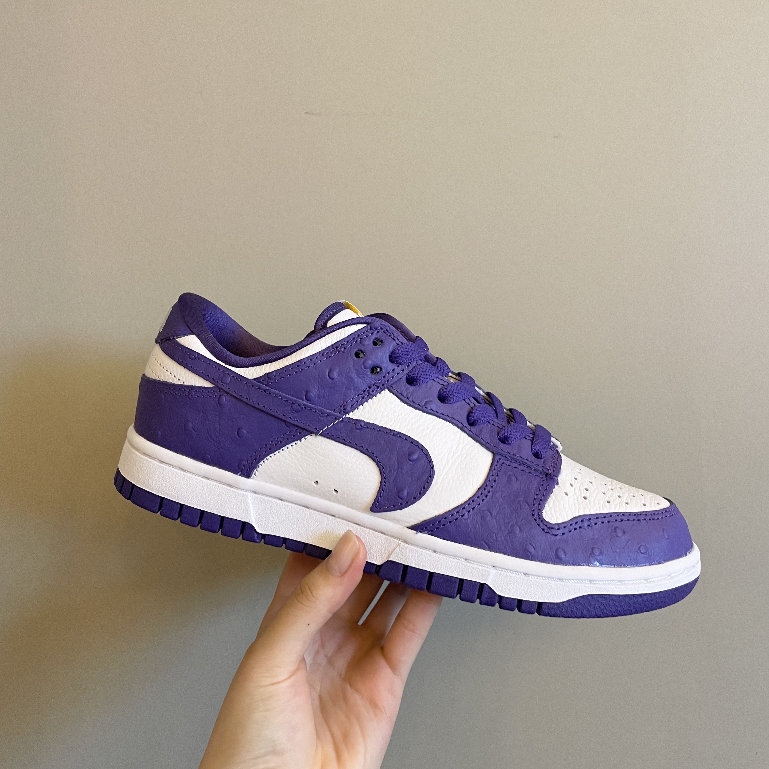 Jordan 1 Retro High OG Court Purple 2020, (W) Nike Dunk Low SE Flip 착용 스타일 - 4