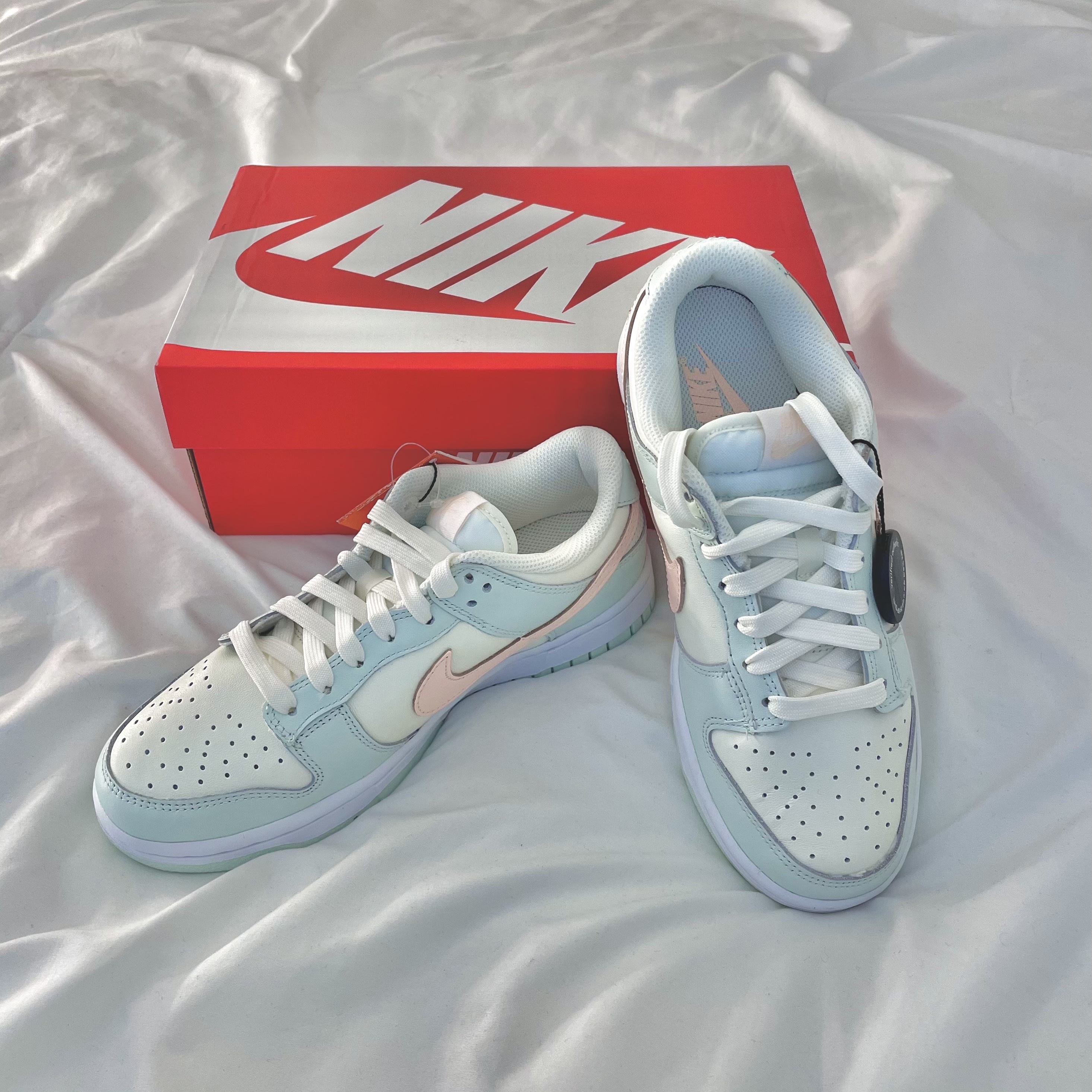 (W) Nike Dunk Low Barely Green 착용 스타일