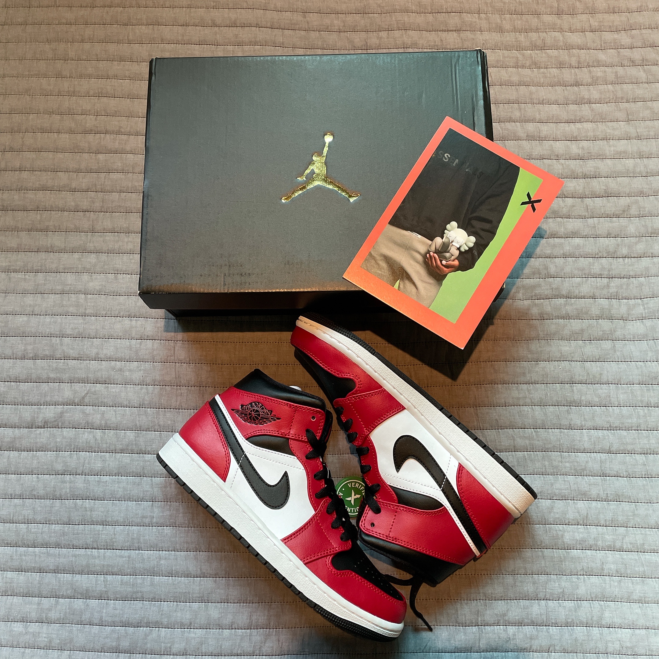 Jordan 1 Mid Chicago Black Toe 착용 스타일 - 1