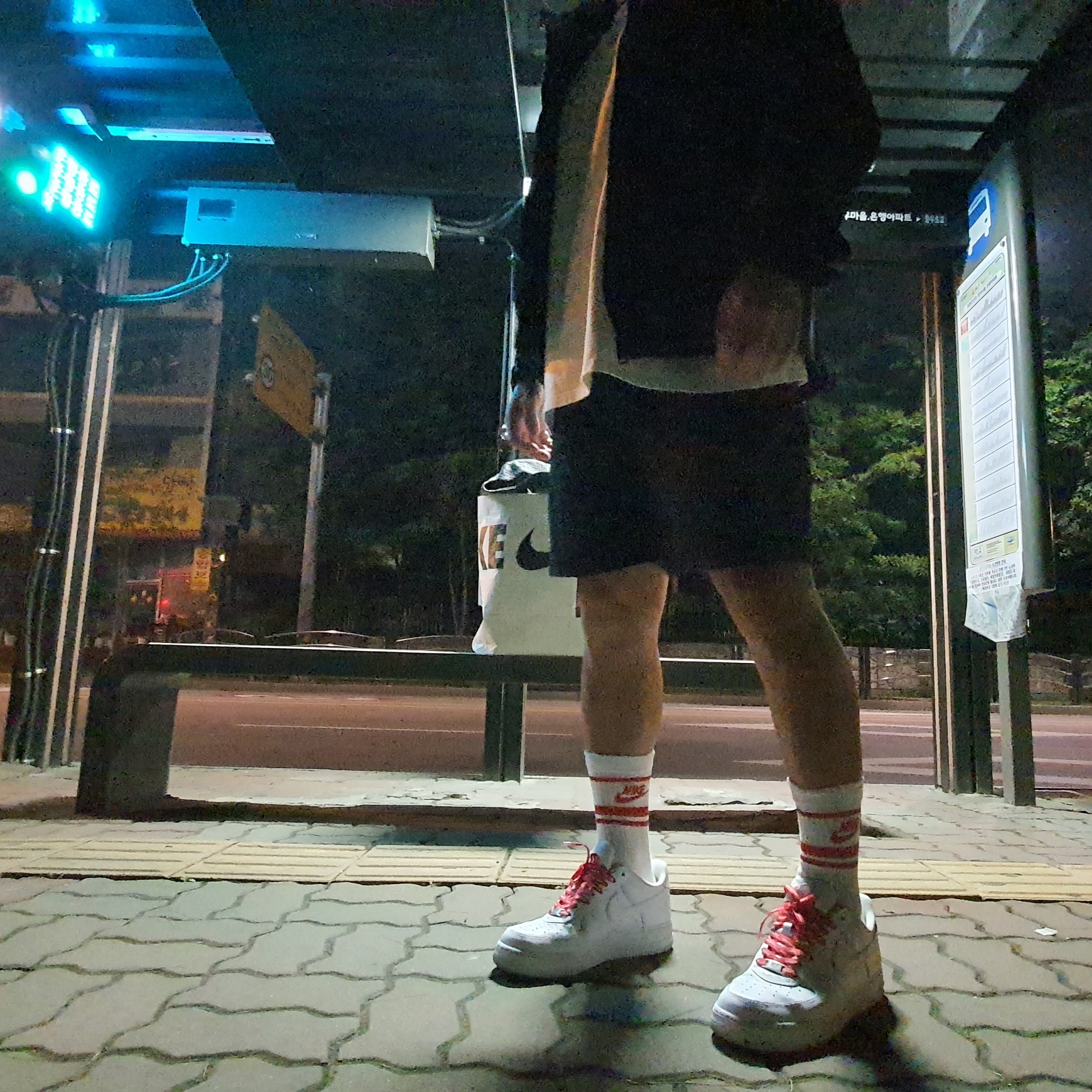 Nike x Supreme Air Force 1 Low White 착용 스타일