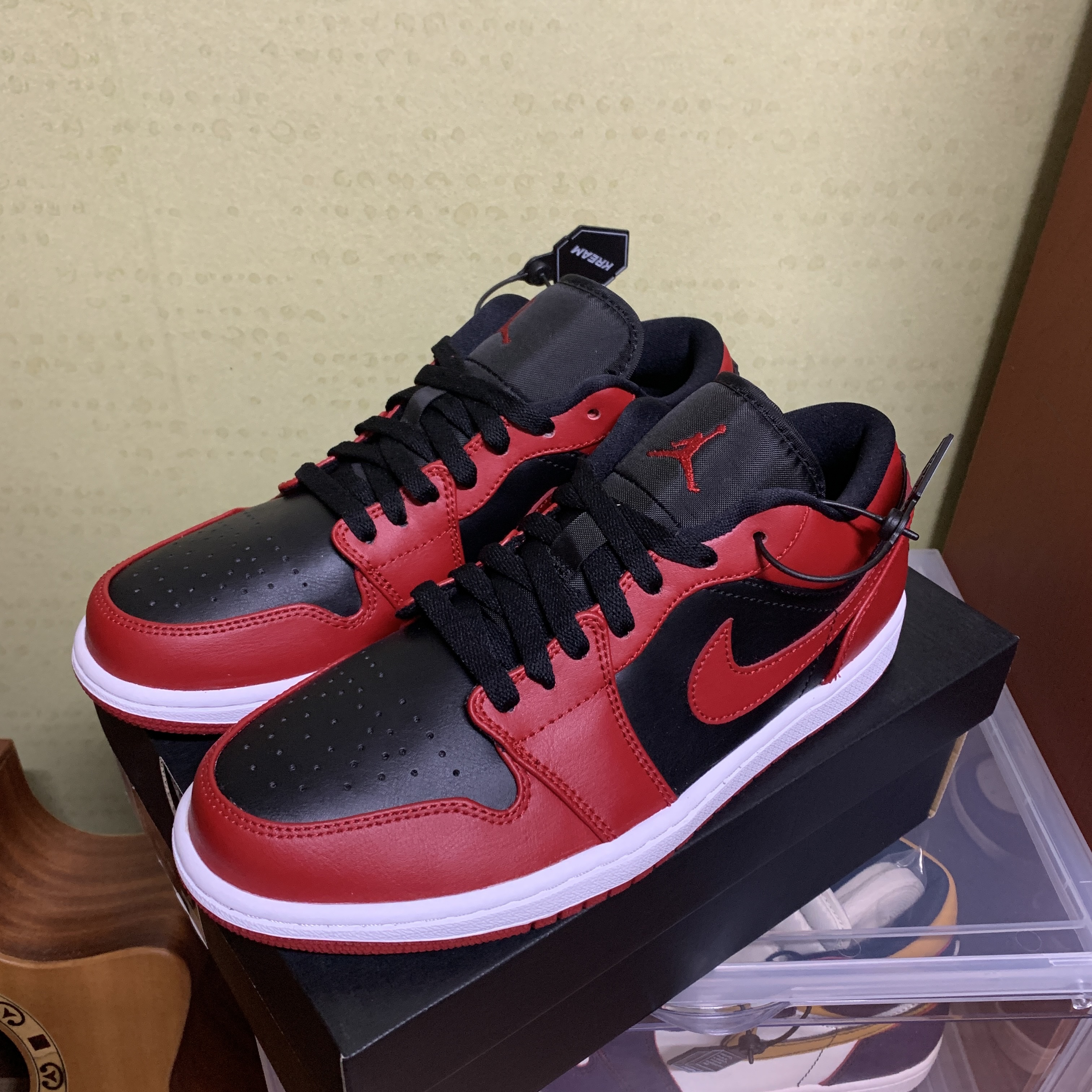 Jordan 1 Low Varsity Red 착용 스타일