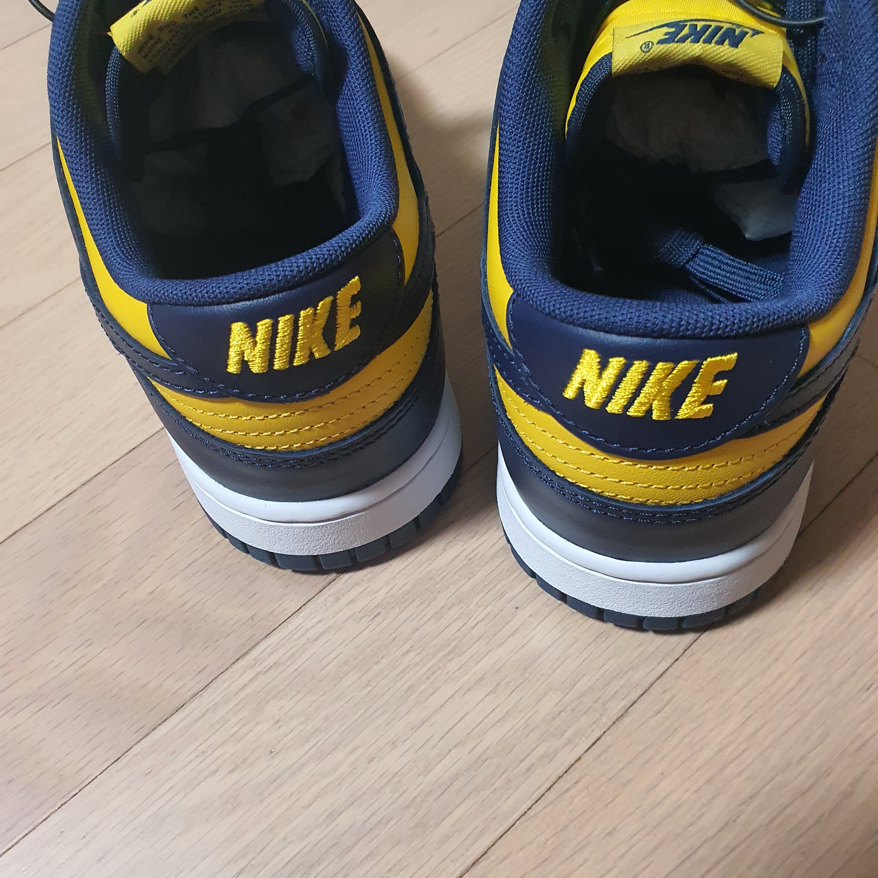 Nike Dunk Low Retro Varsity Maize, Nike M NRG Solo Swoosh Track Pants Black - Asia 착용 스타일 - 4