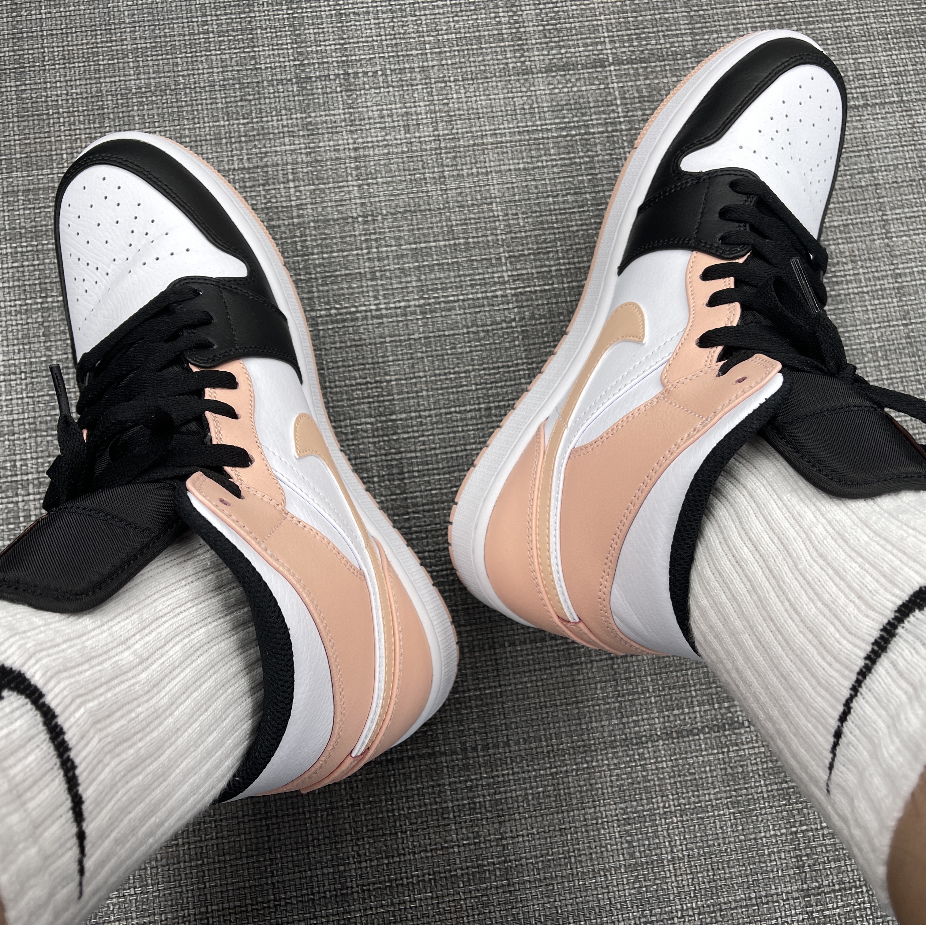 Jordan 1 Mid Arctic Orange 착용 스타일