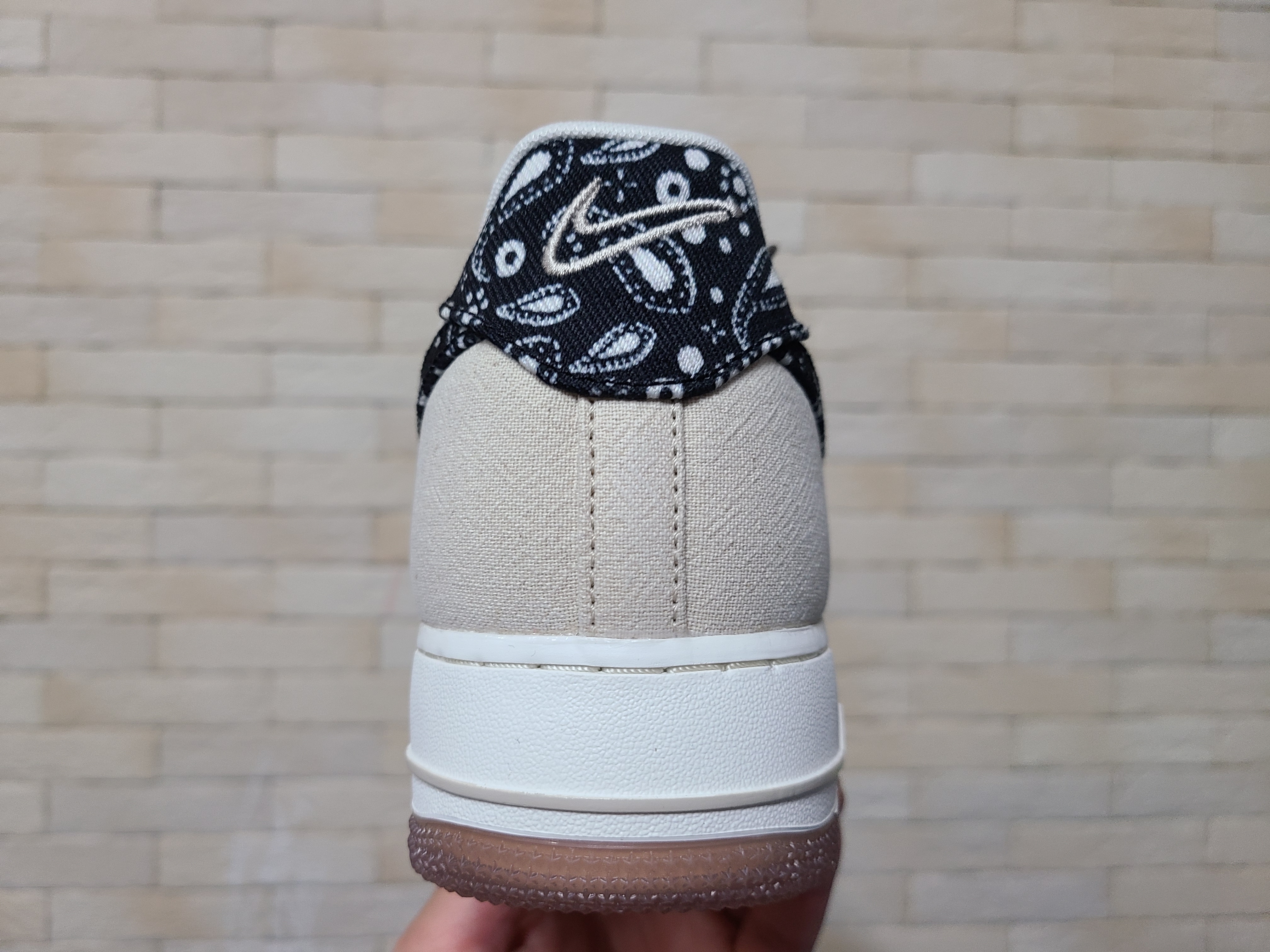 Nike Air Force 1 '07 LV8 Paisley Swoosh 착용 스타일 - 4