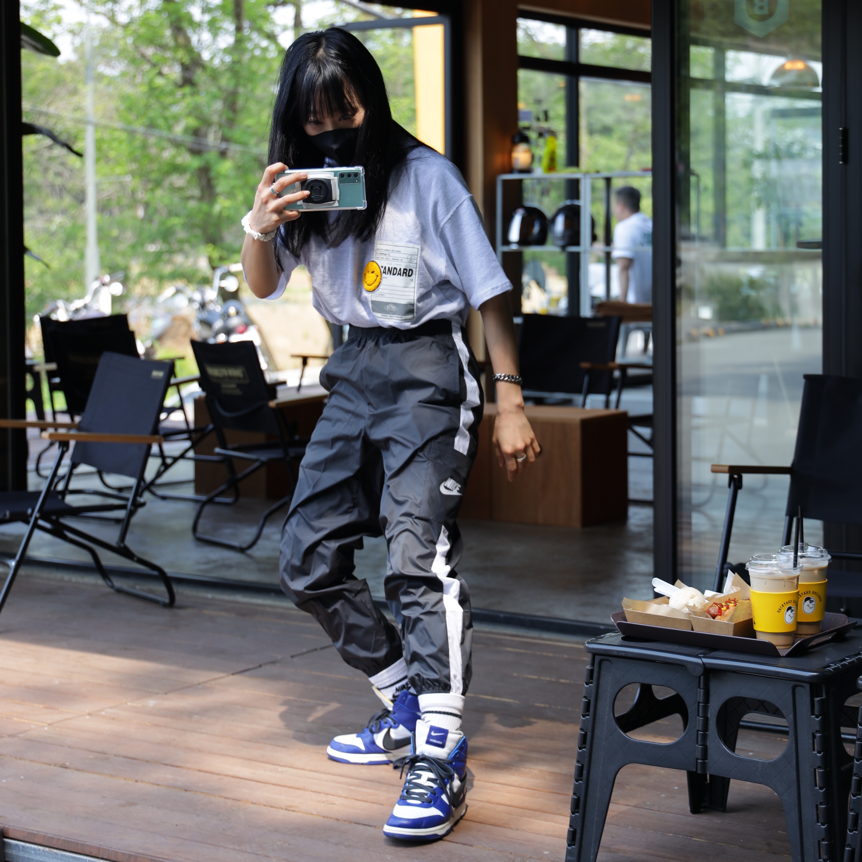 Nike x Ambush Dunk High Deep Royal Blue 착용 스타일 - 5