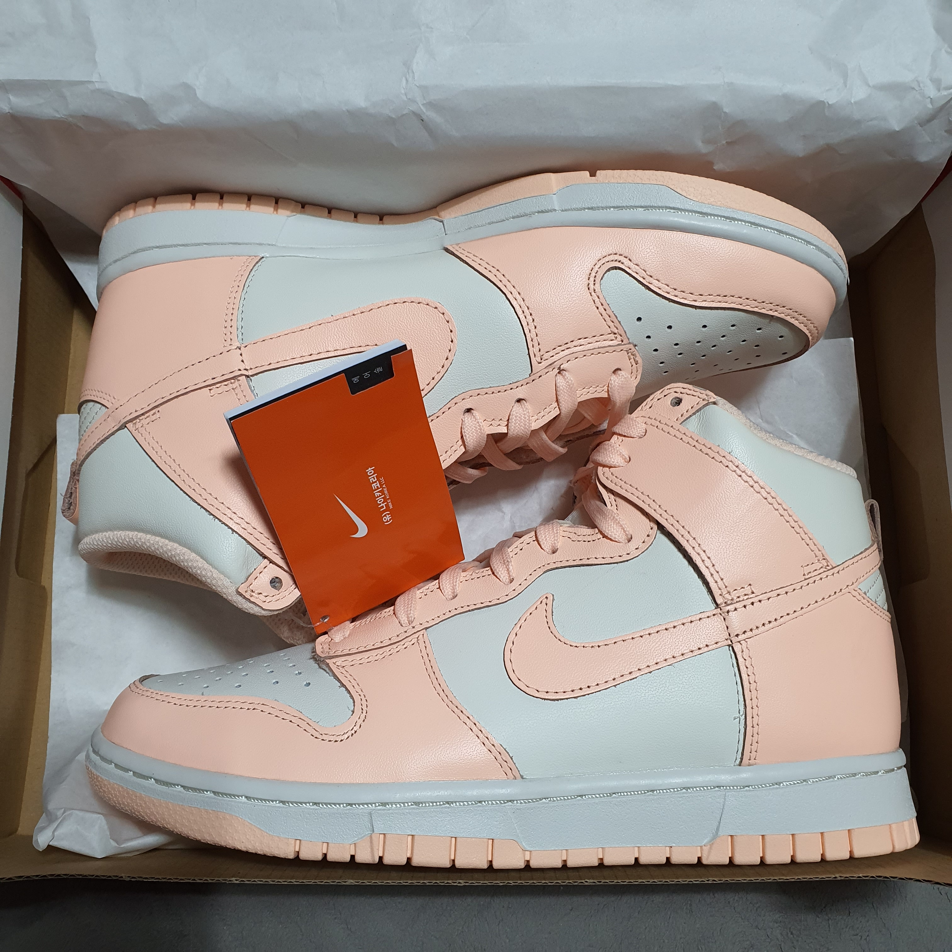 (W) Nike Dunk High Crimson Tint 착용 스타일 - 1