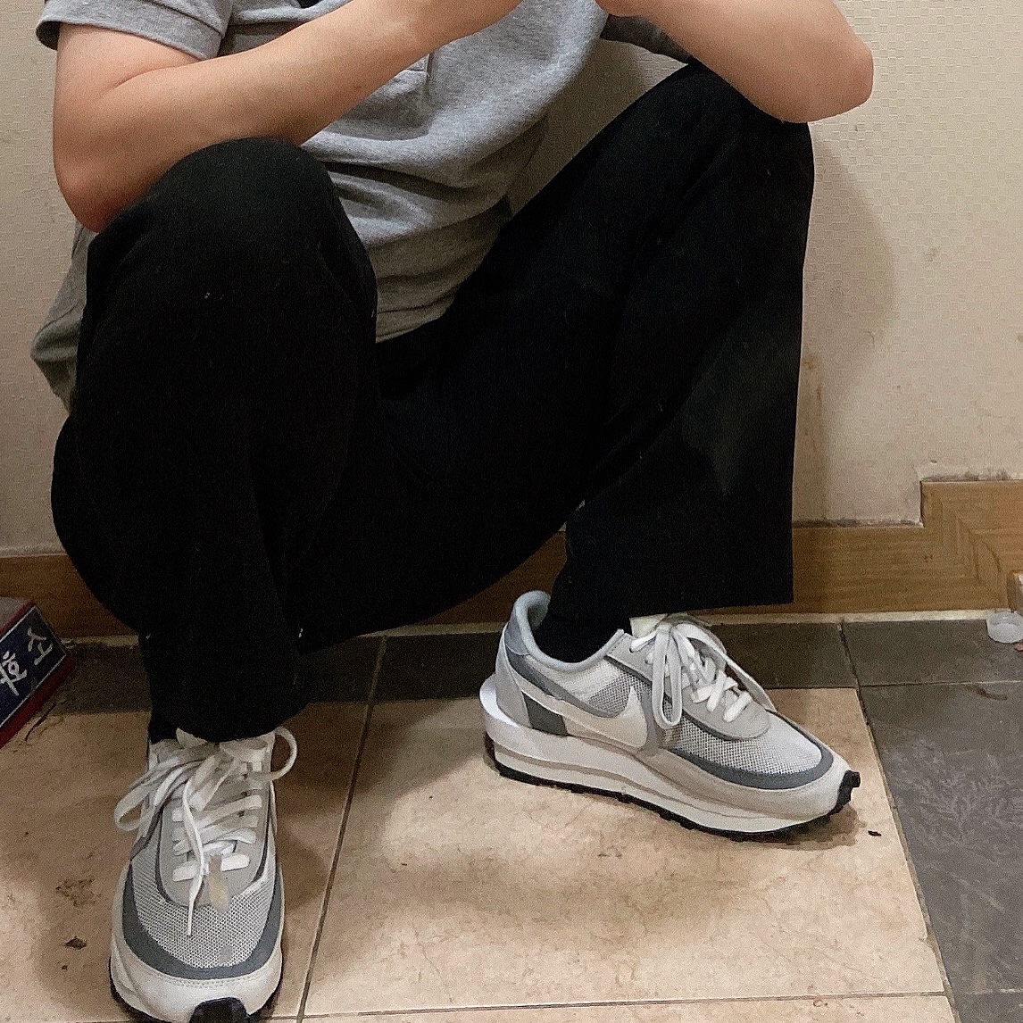 Nike x Sacai LDWaffle Summit White 착용 스타일