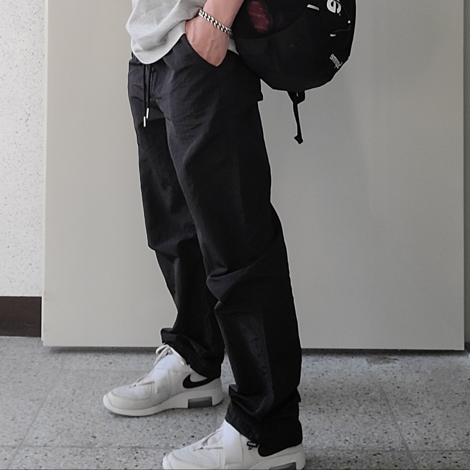 Nike x Fear of God Air Fear of God Raid Light Bone, Nike x Kim Jones Oversized T-Shirt Grey Heather - Asia 착용 스타일 - 2