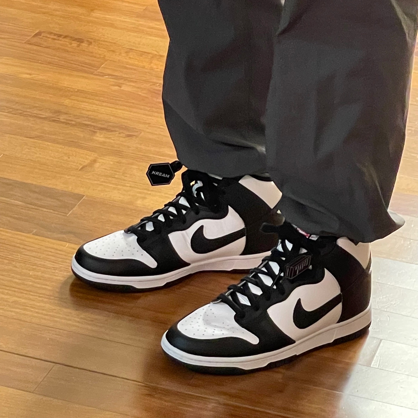 Nike Dunk High Retro Black and White 착용 스타일