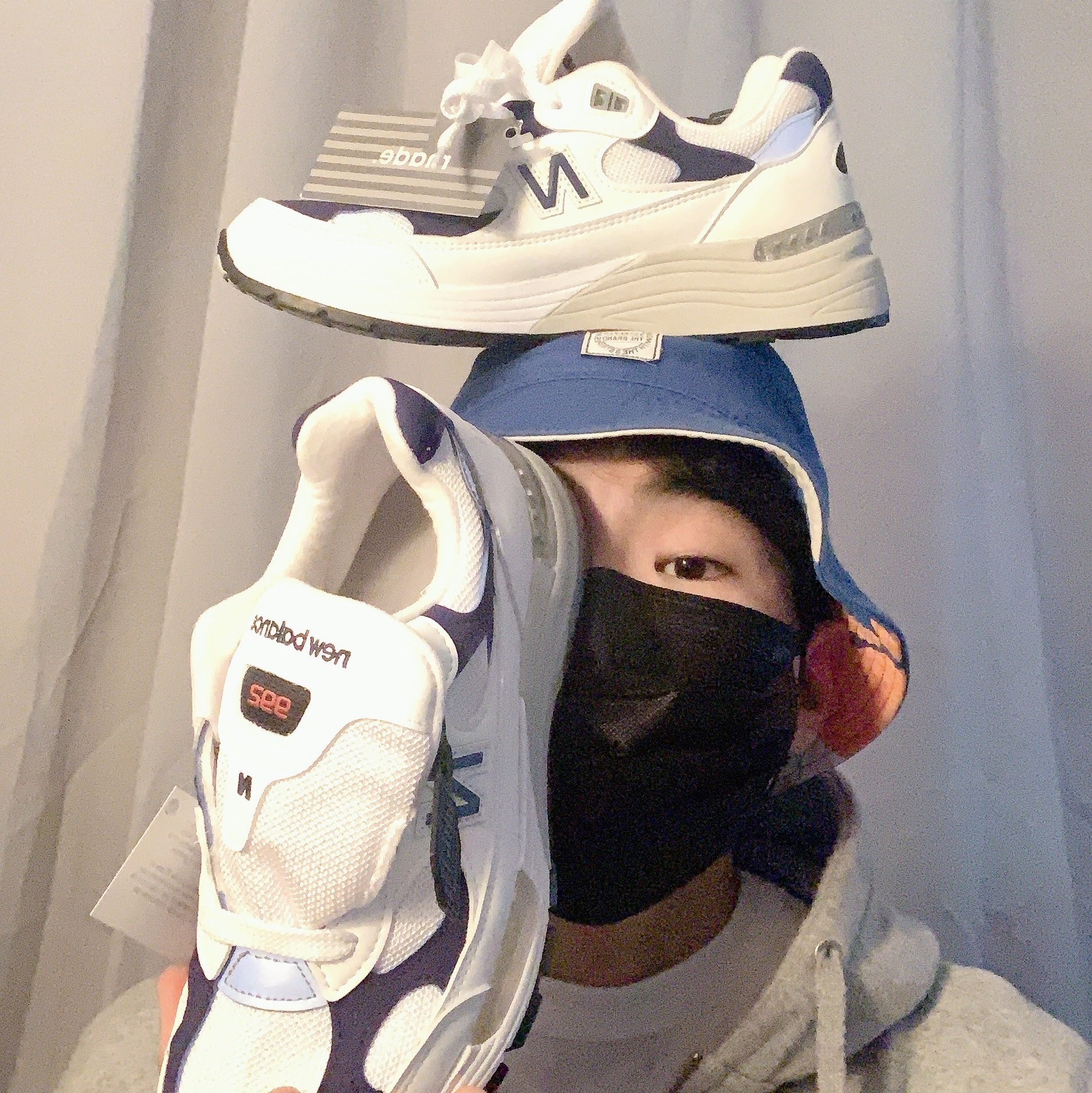 New Balance 992 Made in USA White Navy 착용 스타일