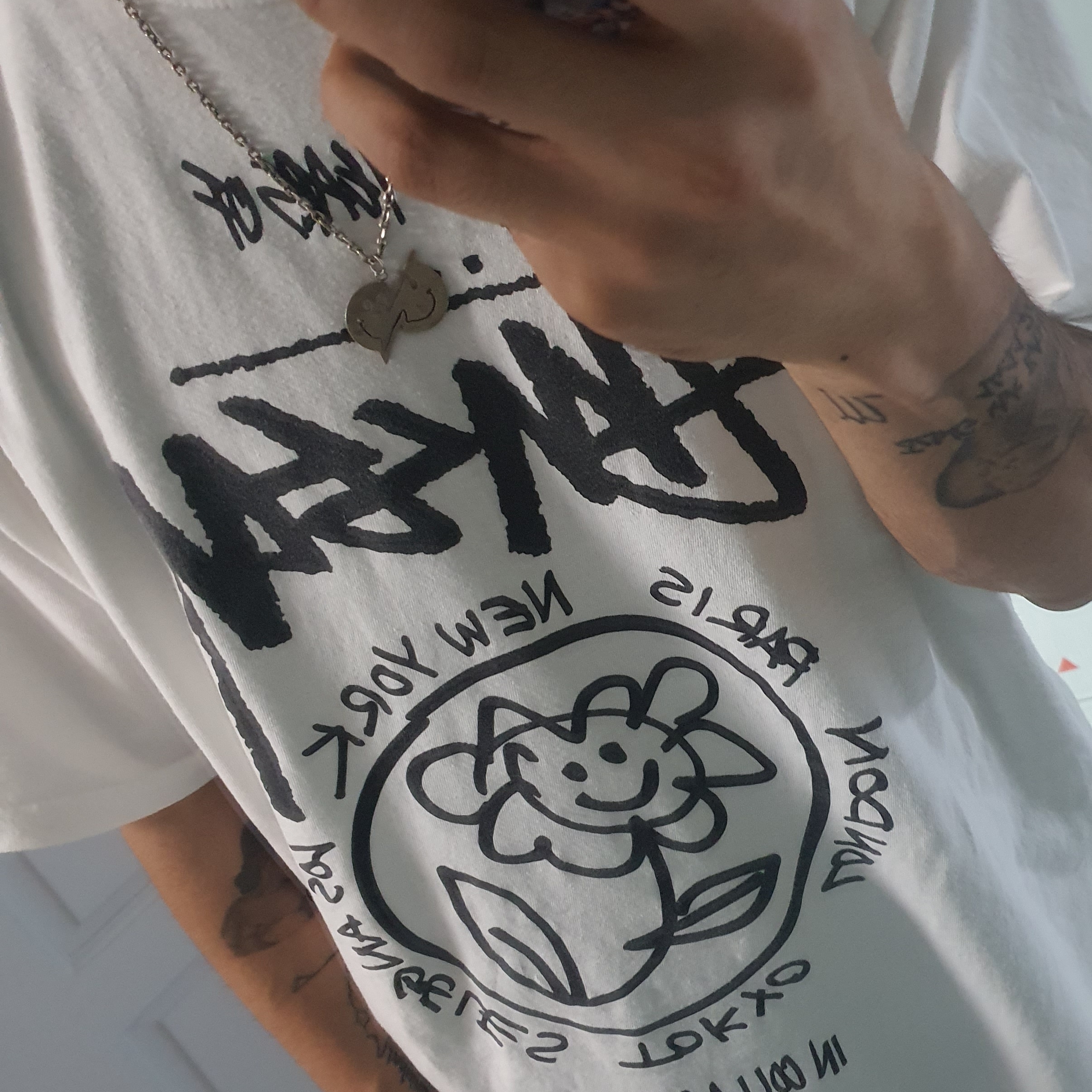 Stussy x Marc Jacobs 40 WT T-Shirt 착용 스타일