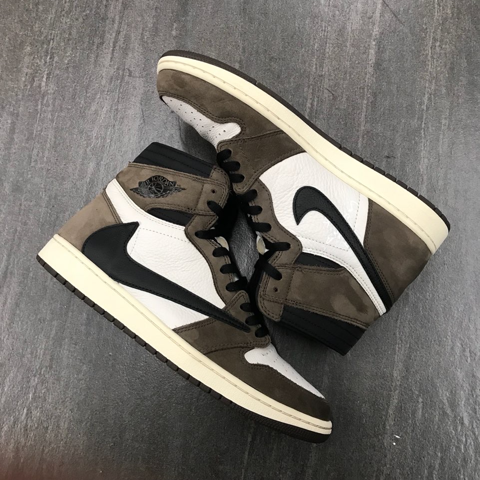 Jordan 1 x Travis Scott Retro High OG SP Mocha 착용 스타일