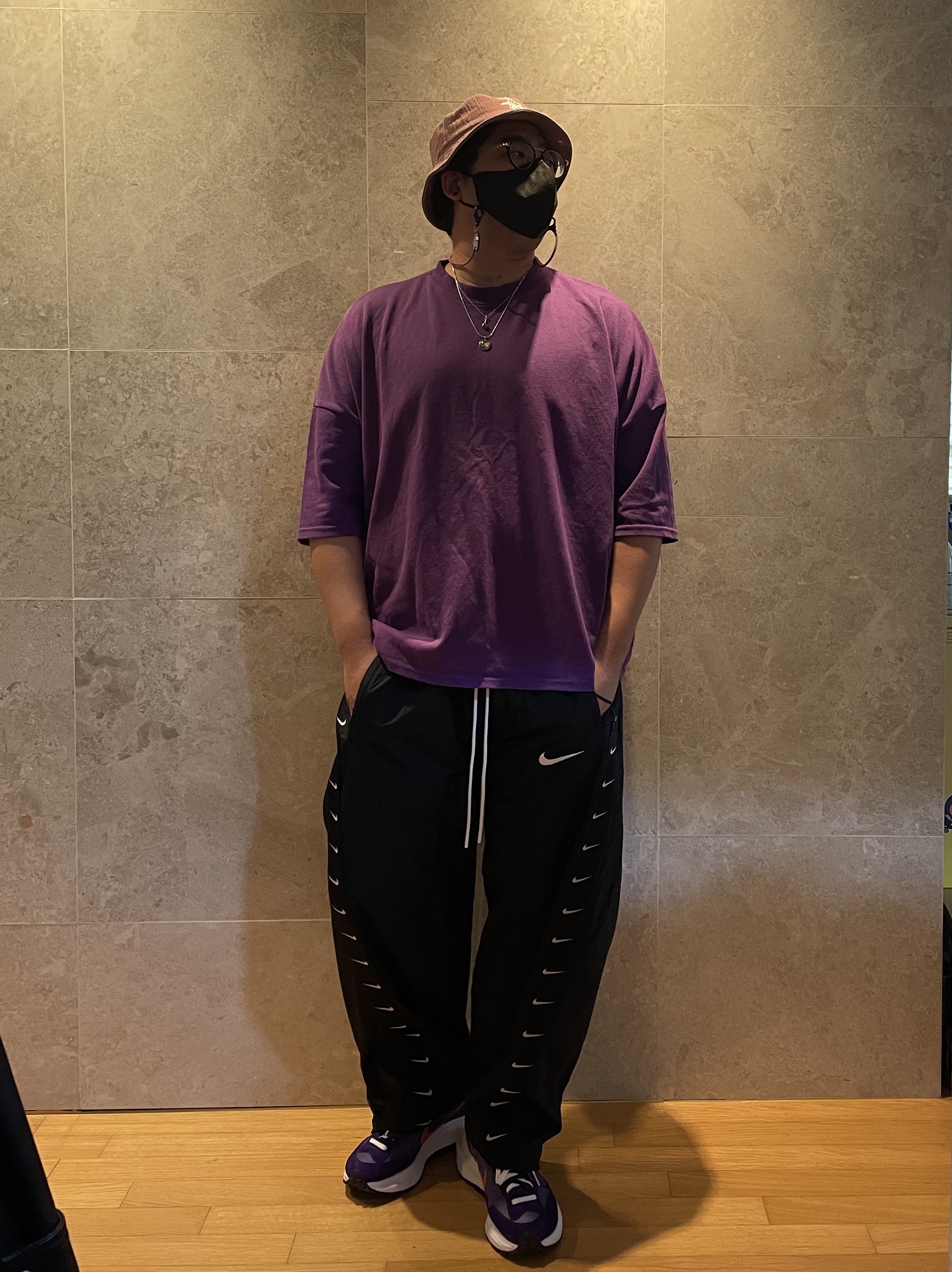 Nike x Sacai VaporWaffle Dark Iris 착용 스타일 - 1