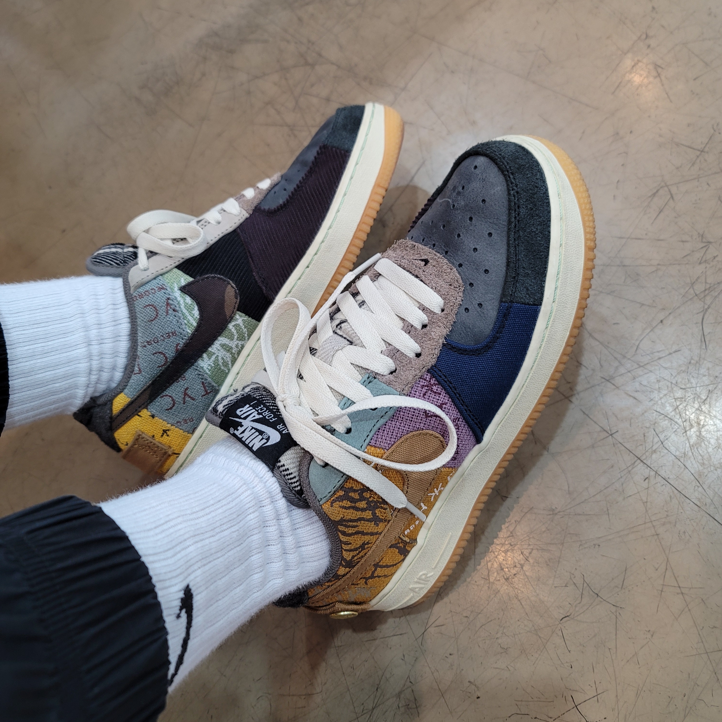 Nike x Travis Scott Air Force 1 Low Cactus Jack 착용 스타일