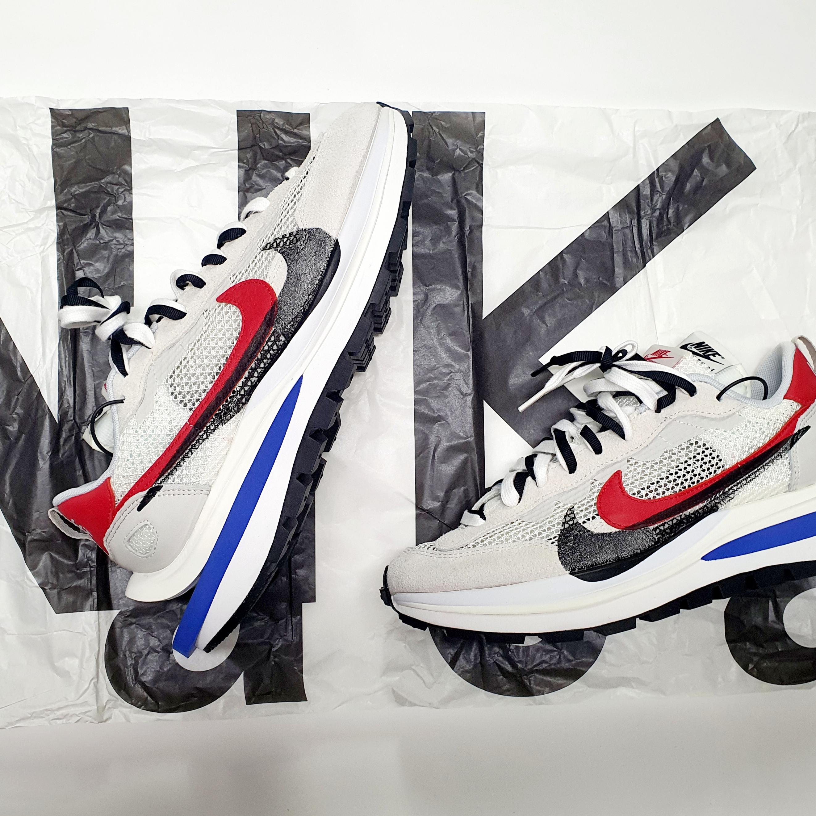 Nike x Sacai VaporWaffle Royal Fuchsia 착용 스타일 - 2